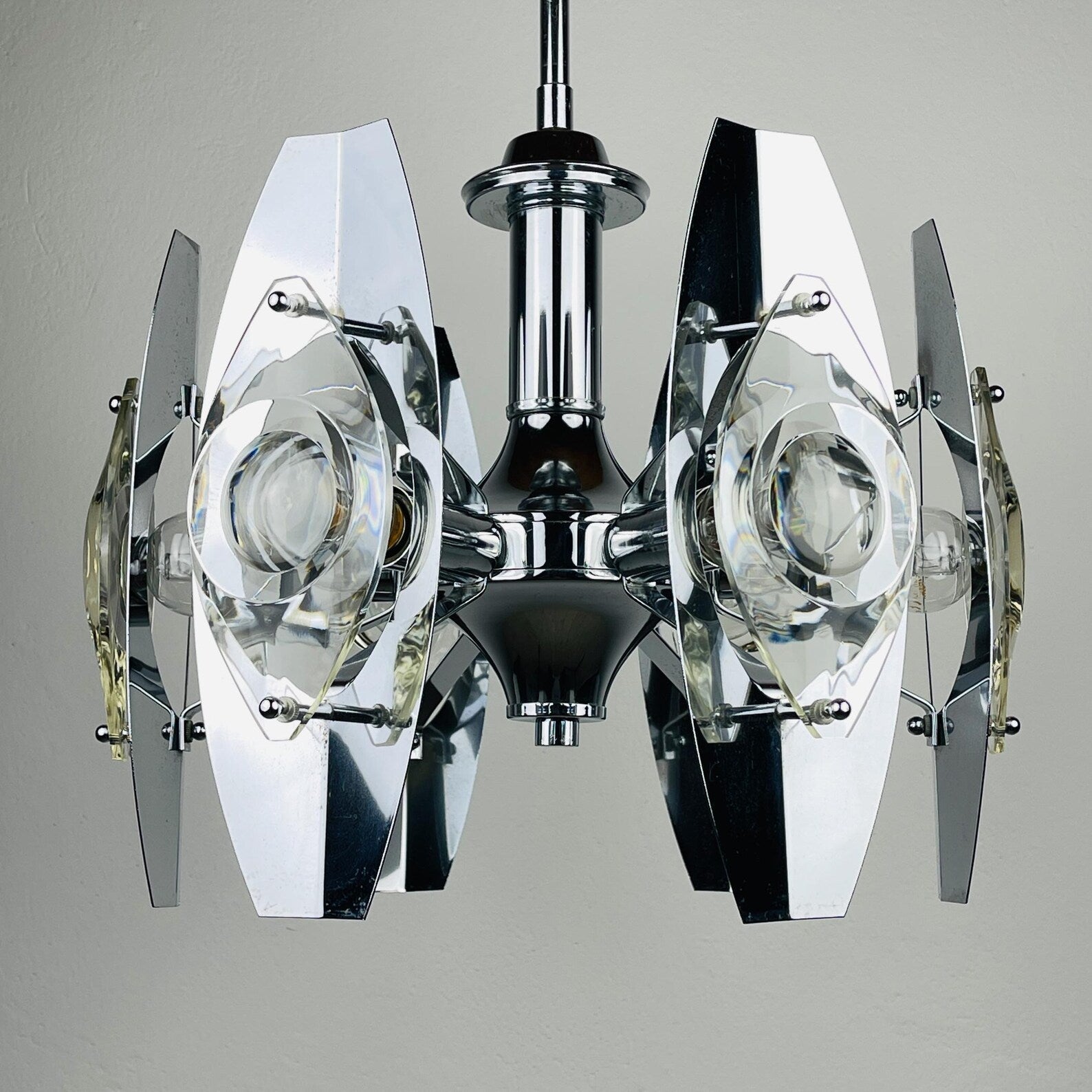 Oscar Torlasco Lighting: Sculptural Italian Design That Stands the Test of Time