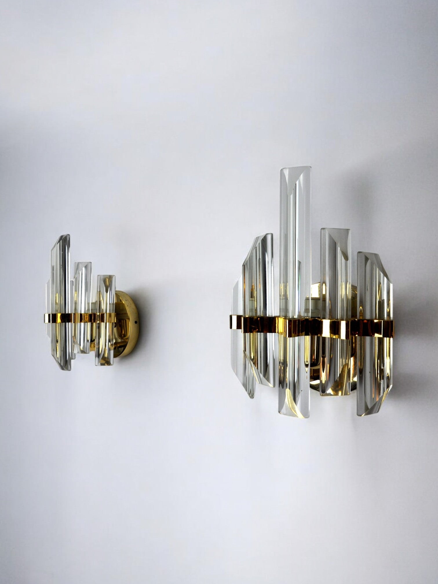 Pair of Venini Glass Sconces, Triedi cut glass, Italy, 1970