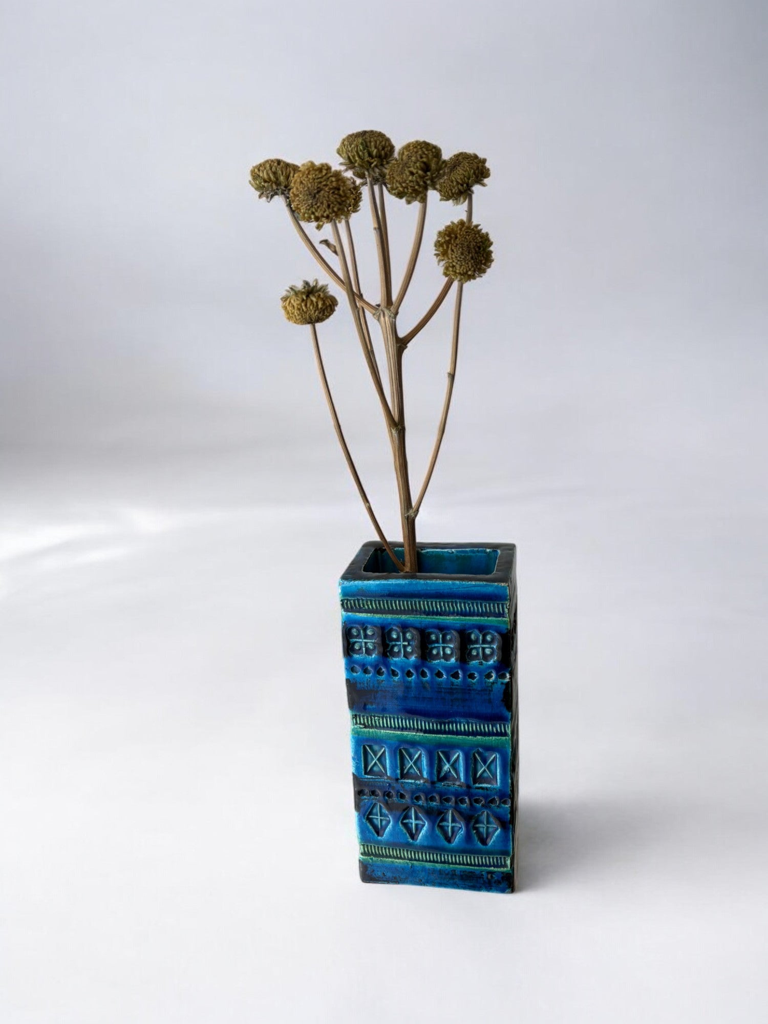 Rhimini blue ceramic vase by Aldo Londi for Bitossi, Italy, 1960's