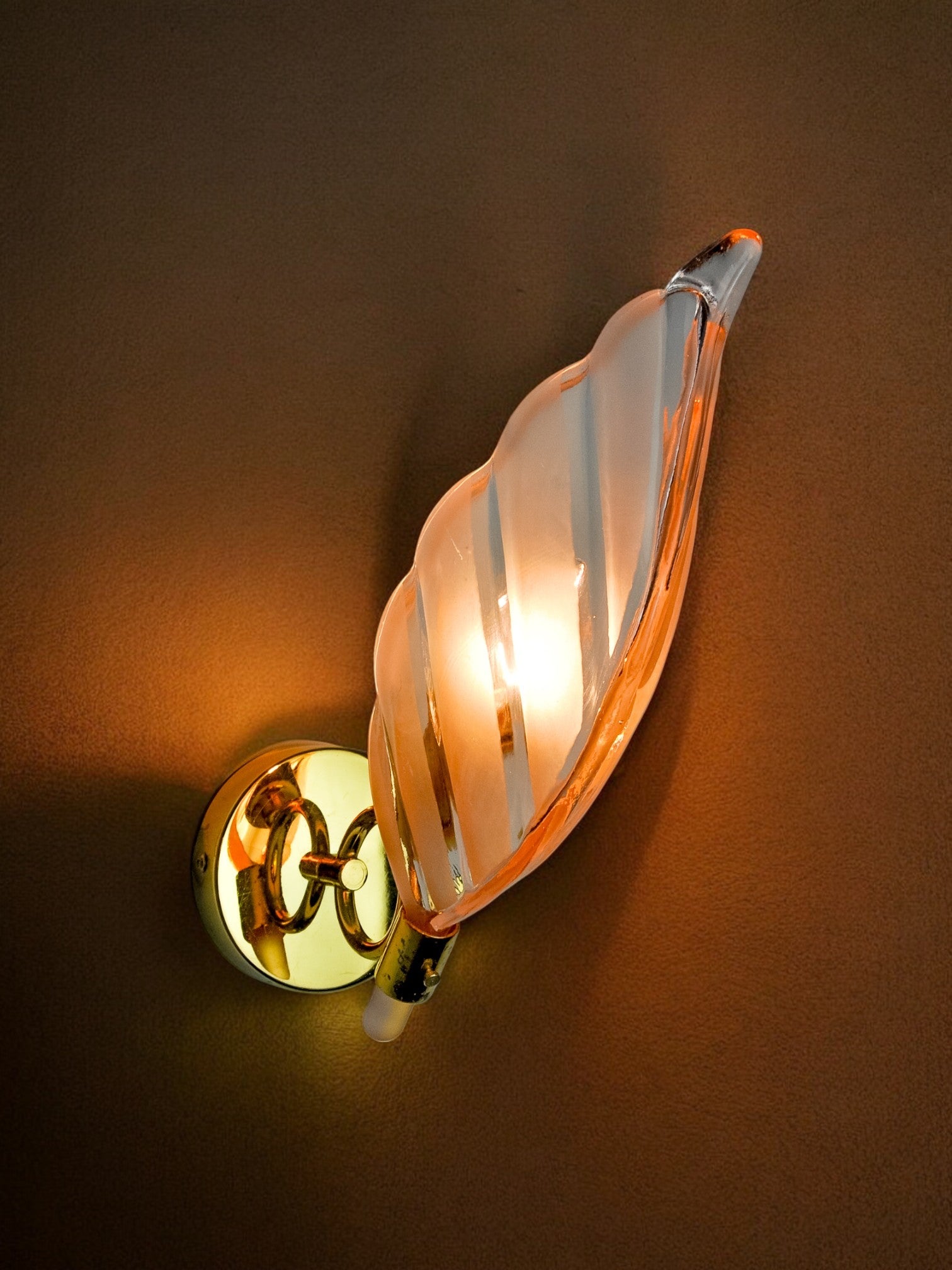 Floral wall lamp, pink murano glass, Italy, 1970