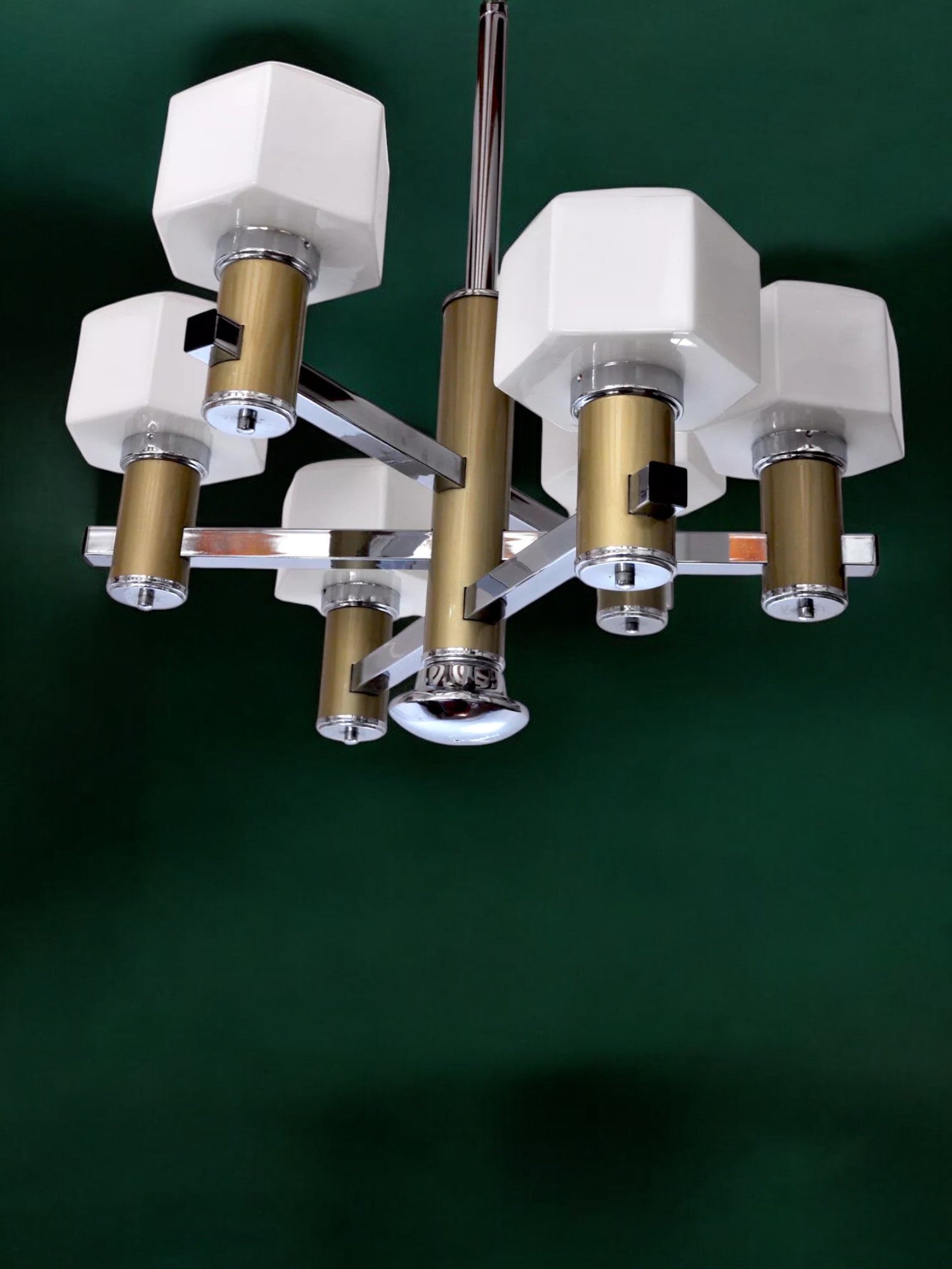 Gateano Sciolari Opaline Glass Chandelier, 1970s, Italy