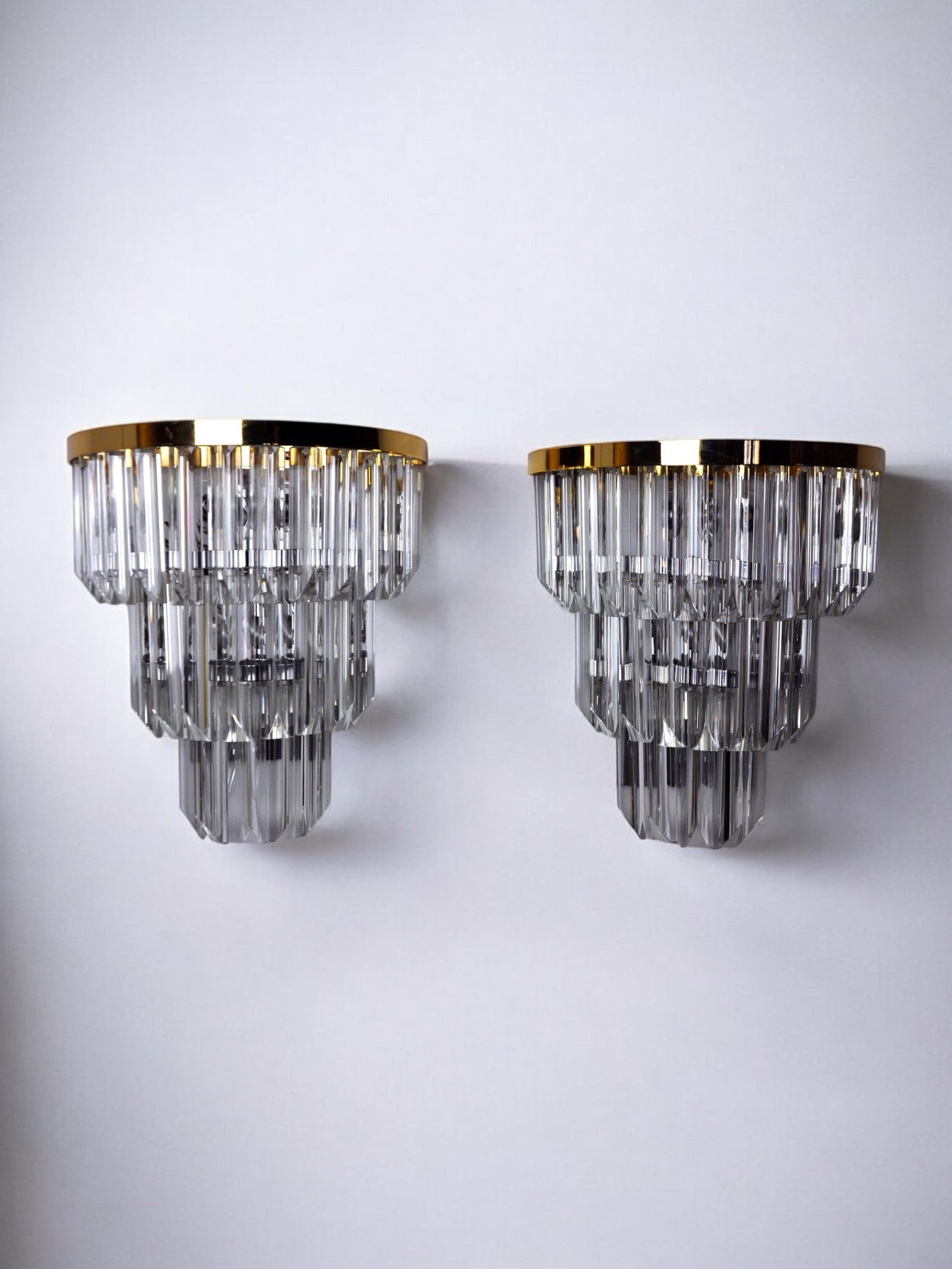Pair of Venini wall lamps, murano triedri crystals, Italy, 1970