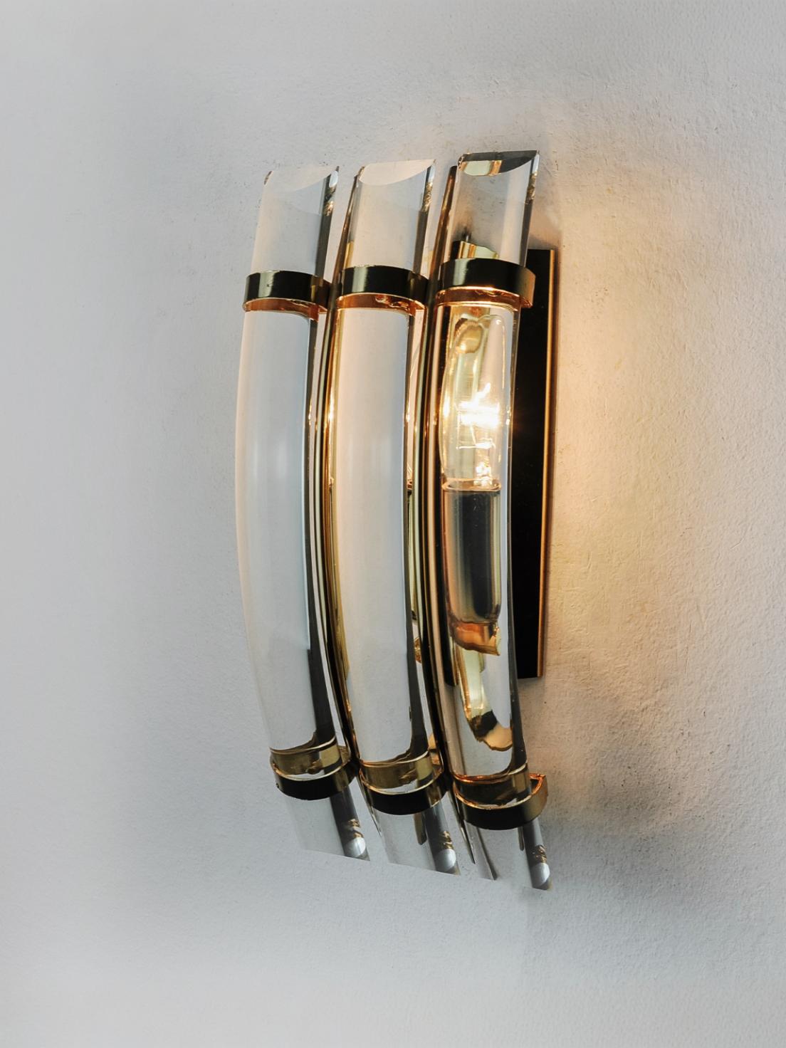 Venini wall lamp, half-moon curved glass, murano, italy, 1970