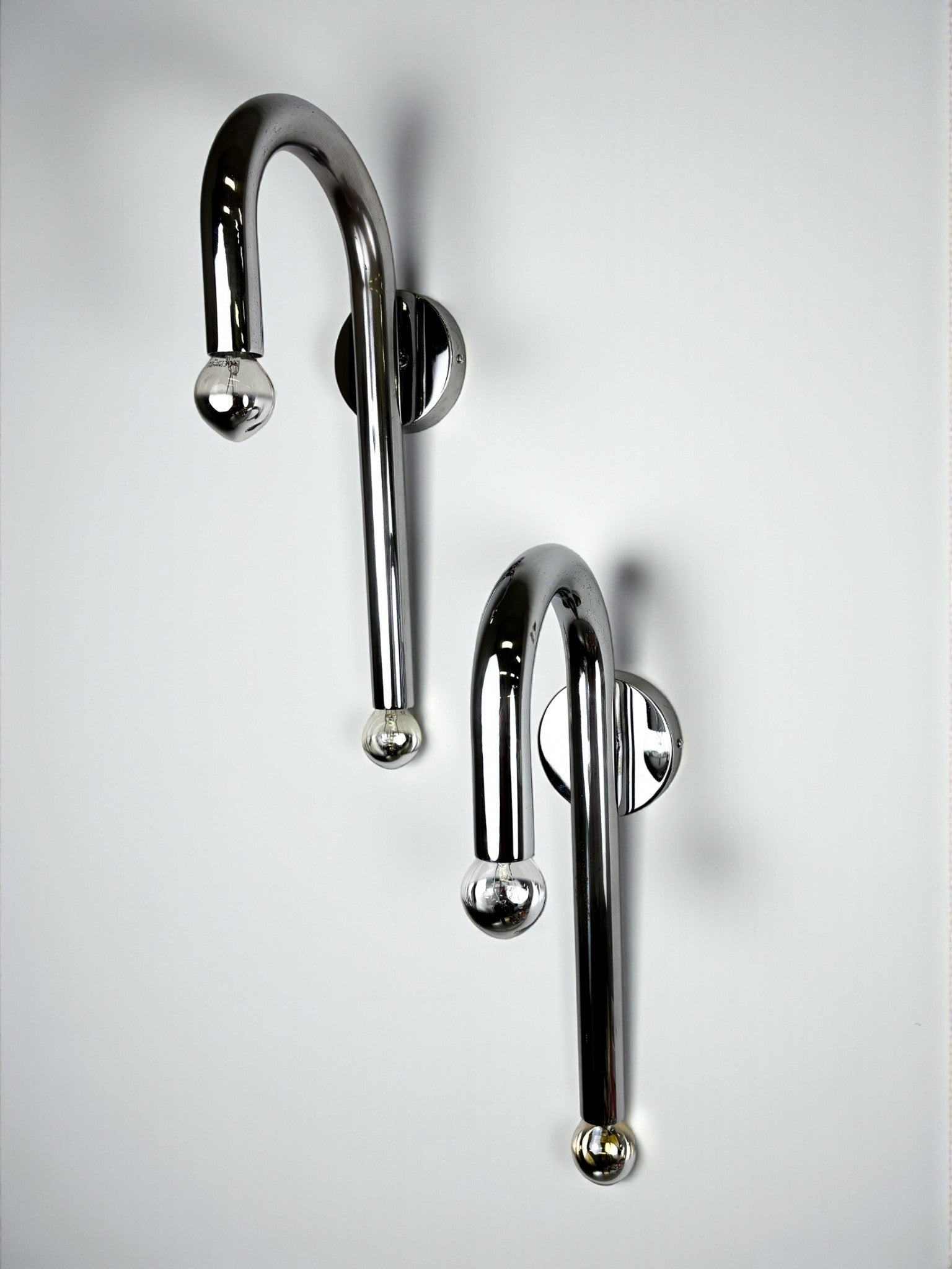 Pair of Space-Age Tubular Wall Lights, Chromed Metal, Italy, 1970s