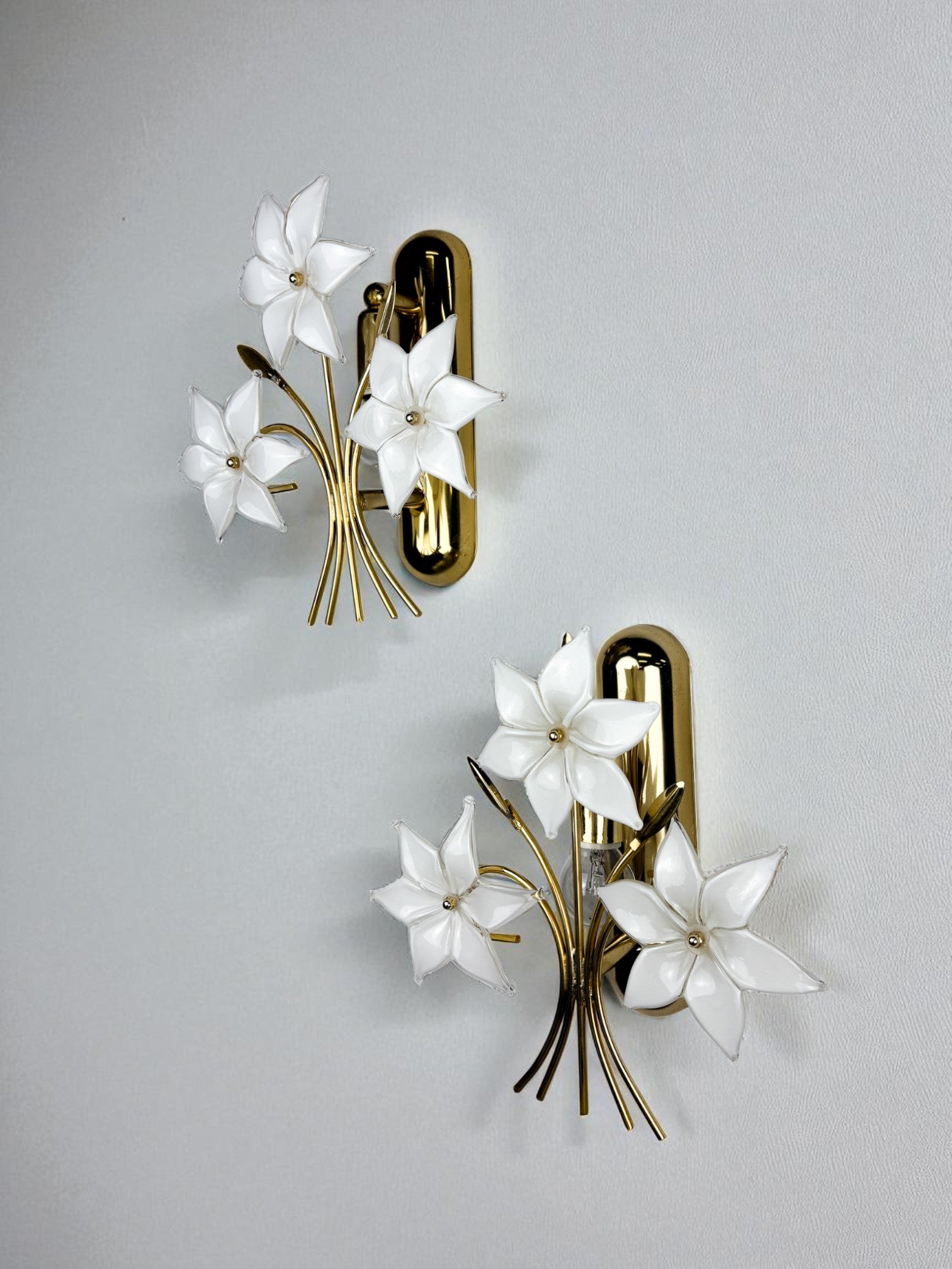 Pair of Hibiscus floral Sconces, Murano Glass, Italy, 1970s