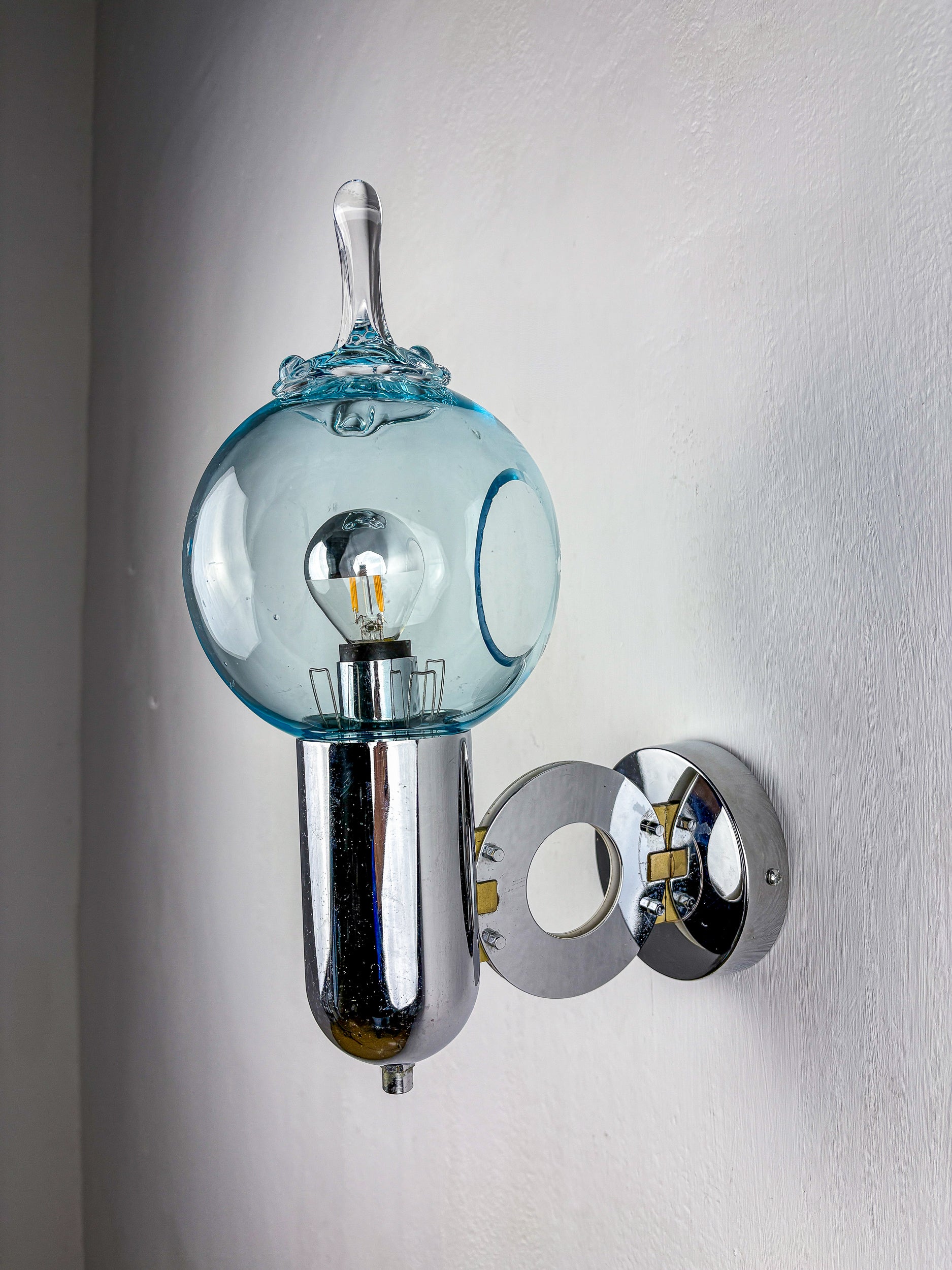 Toni Zuccheri Drop Shaped Wall Sconce  , Murano Glass, Italy, Circa 1970s