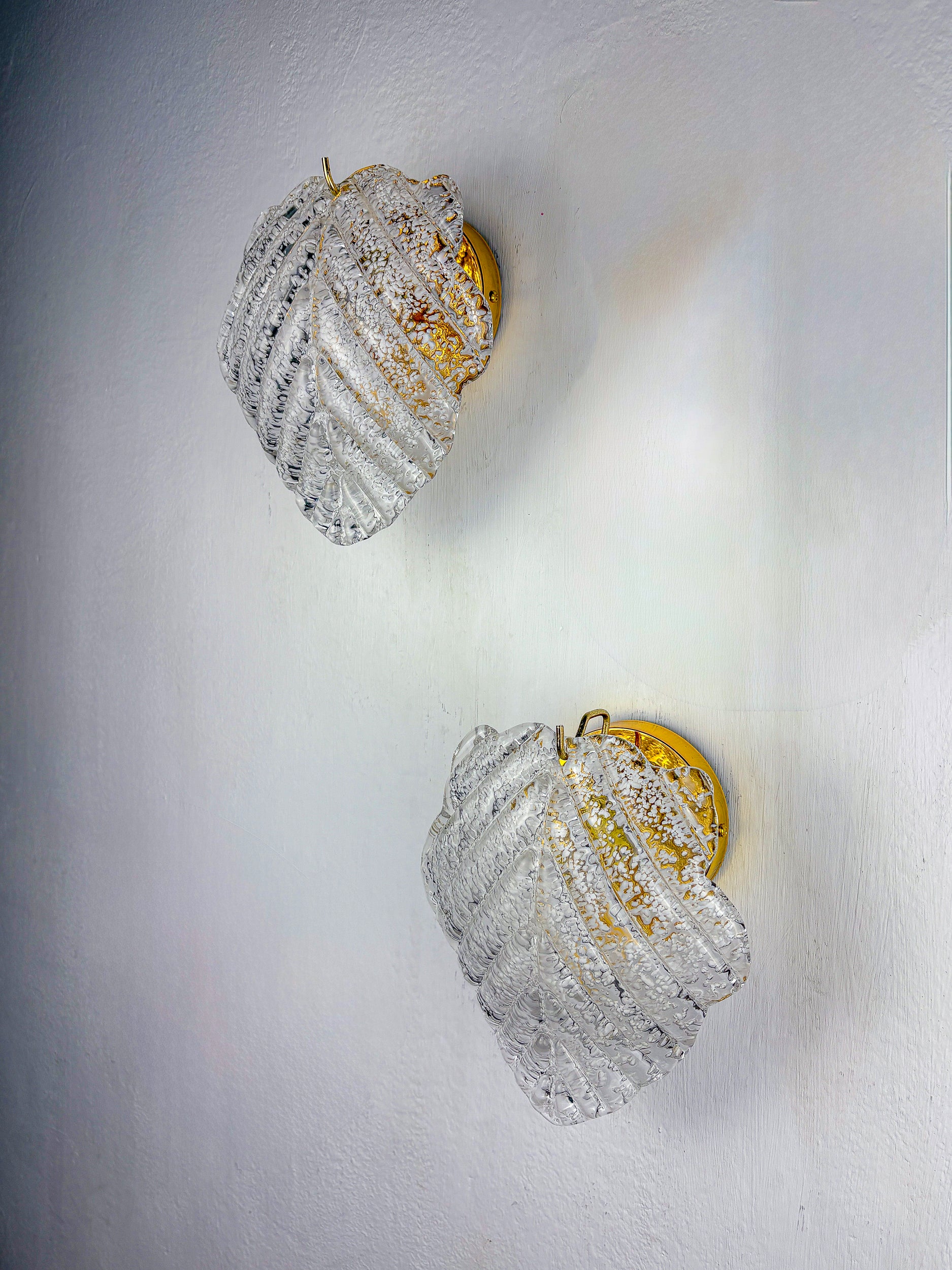 Pair of "Leaf" Frosted Murano glass wall sconces, Italy, 1970's