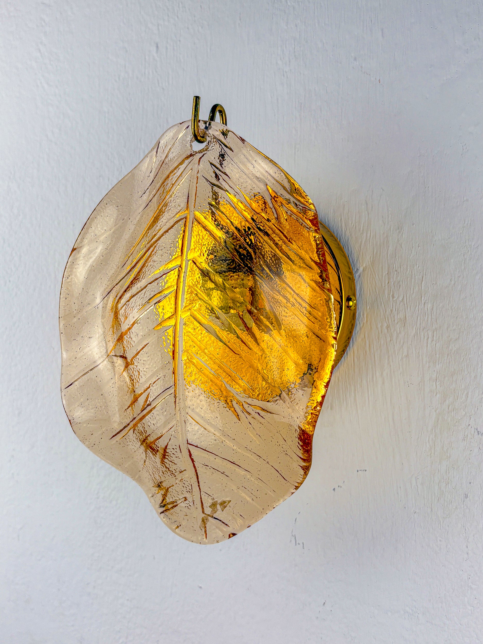 Italian "Leaf" Murano pink glass wall sconce, 1970's