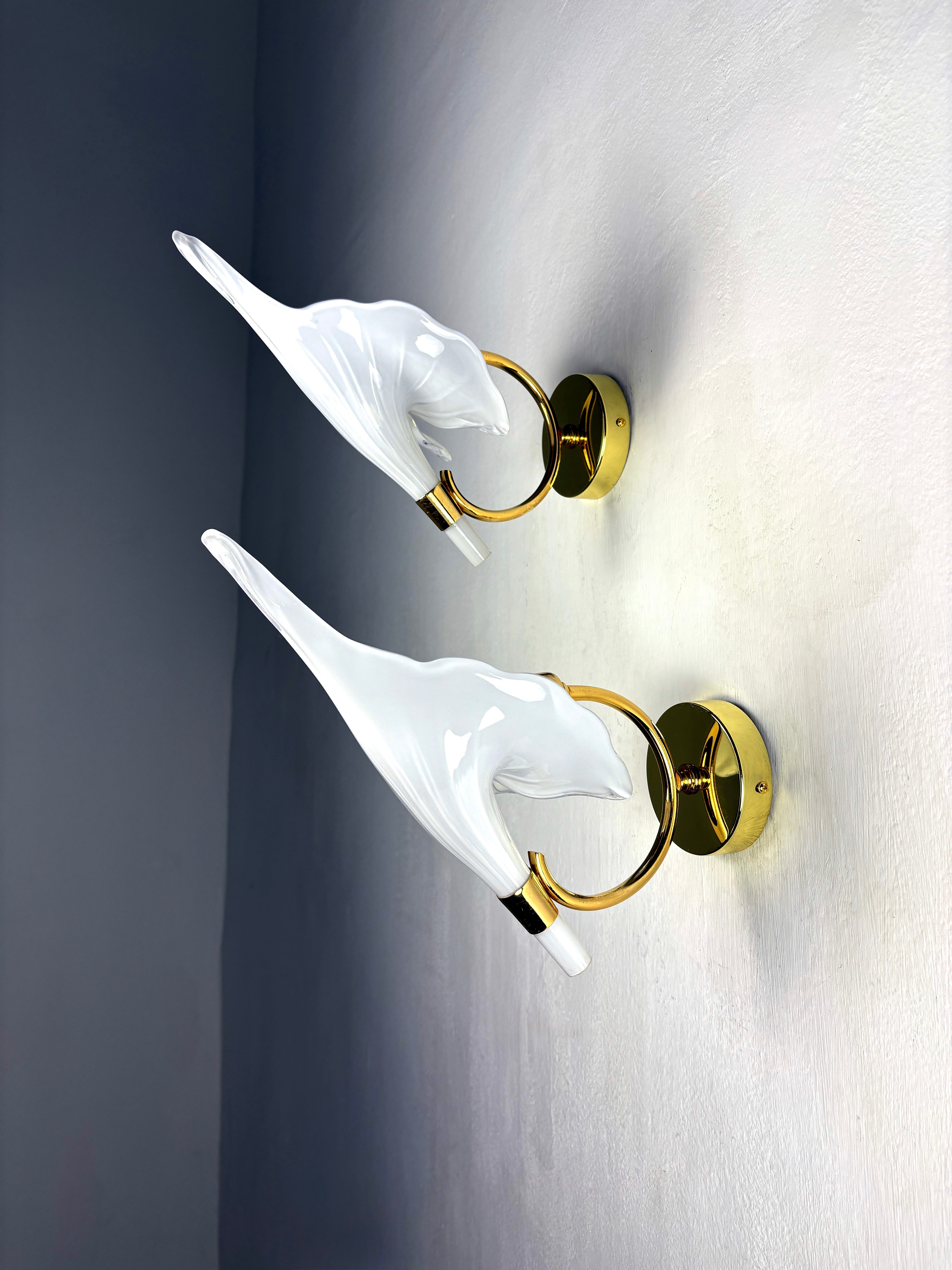 Pair of "Calla Lily" Leaf-Shaped Wall Sconces, Murano Glass & Gilt Brass, Italy 1970s