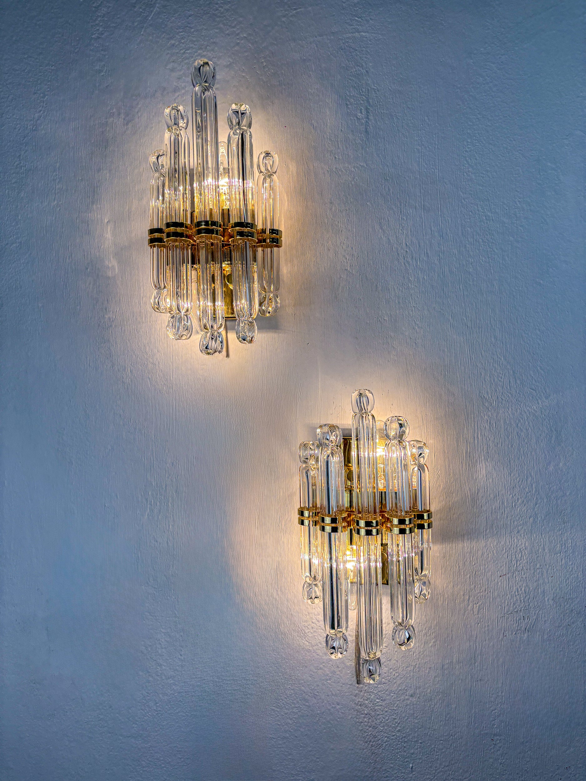 Pair of Venini wall lights, Murano cut glass, 1970, Italy