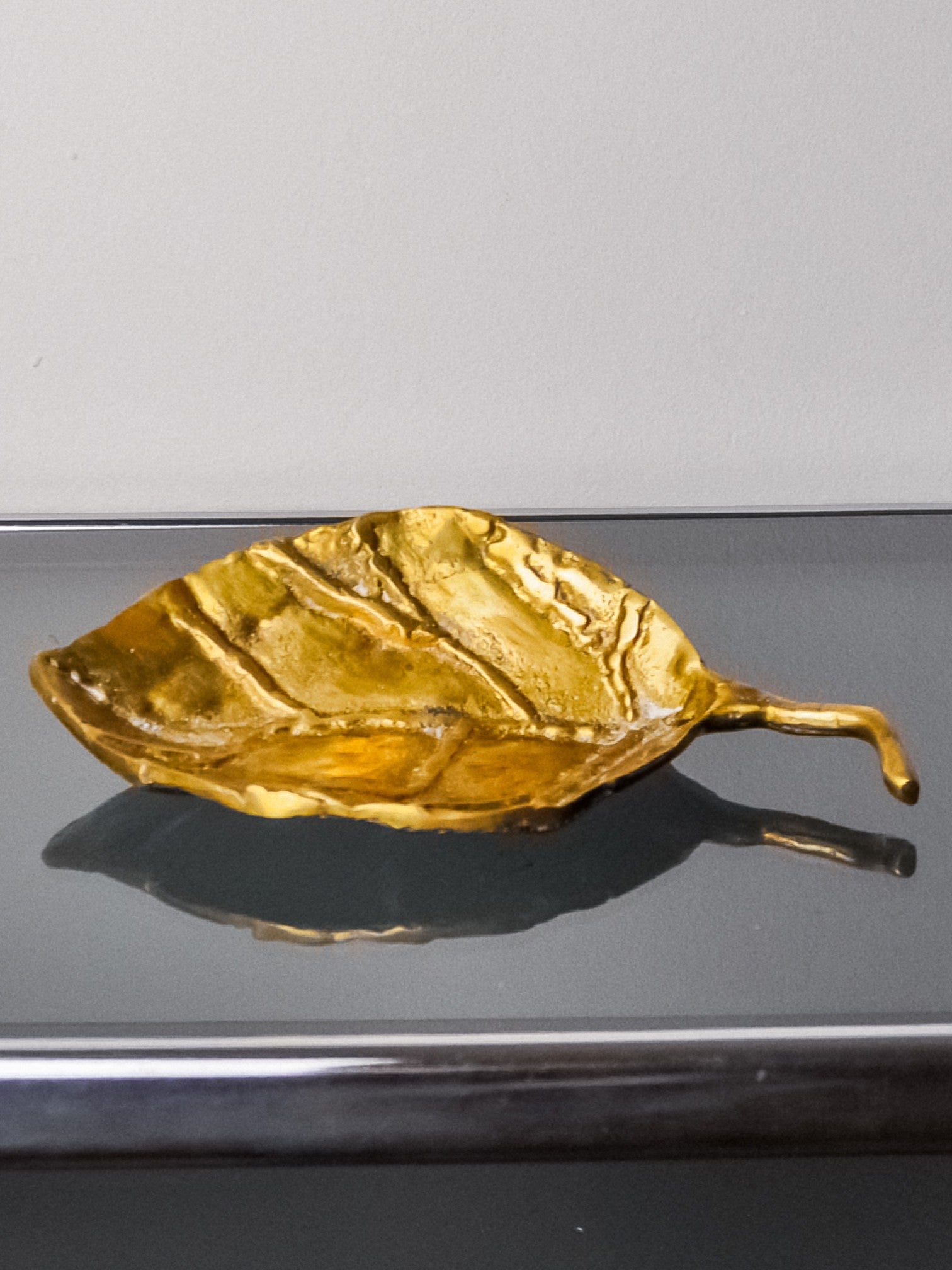 Brutalist Leaf tray by David Marshall in bronze, 1970's