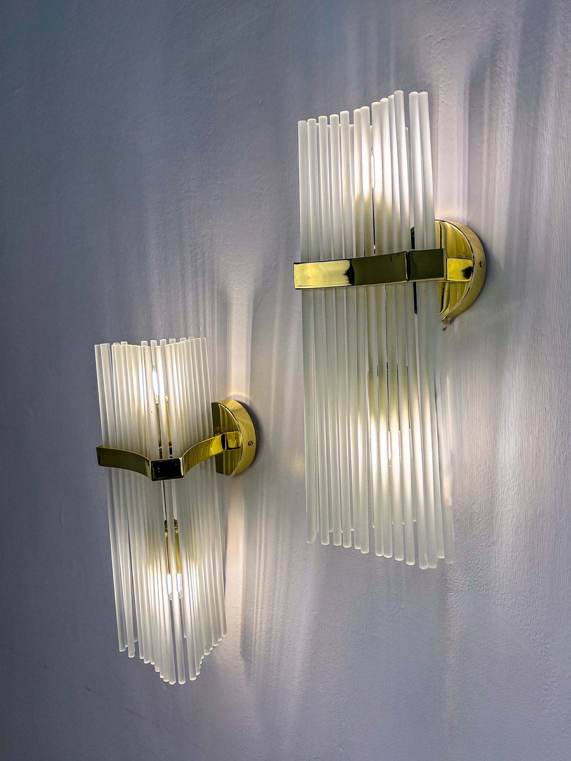 Pair of wall lights from Sciolari for Lightolier, Circa 1970, Italy