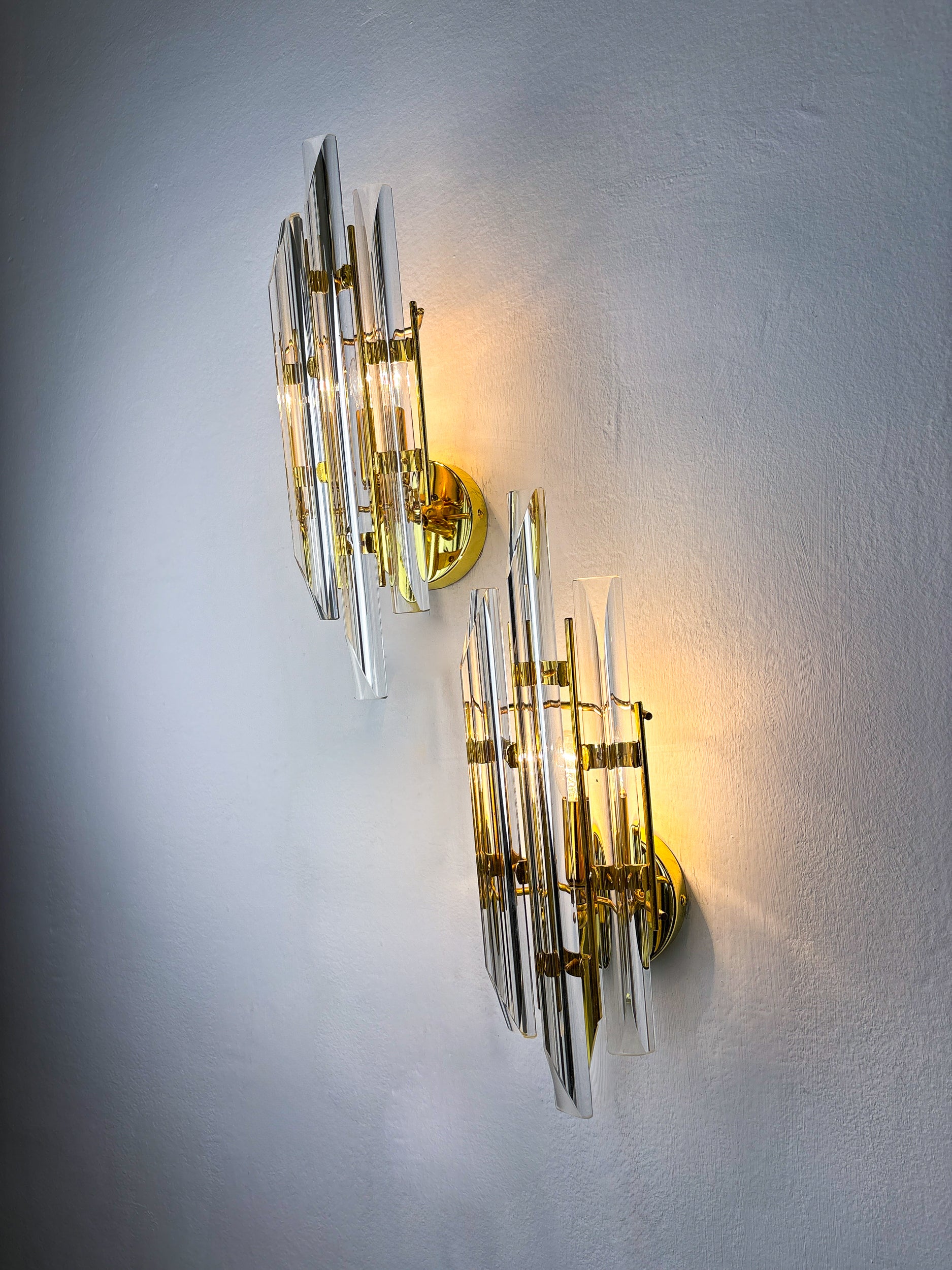 Pair of Venini wall lights, Murano cut glass, Italy, Circa 1970's