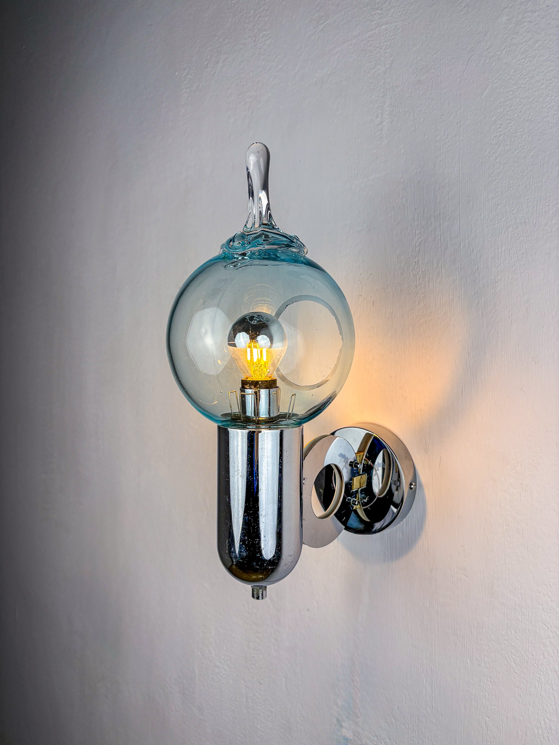 Toni Zuccheri Drop Shaped Wall Sconce  , Murano Glass, Italy, Circa 1970s