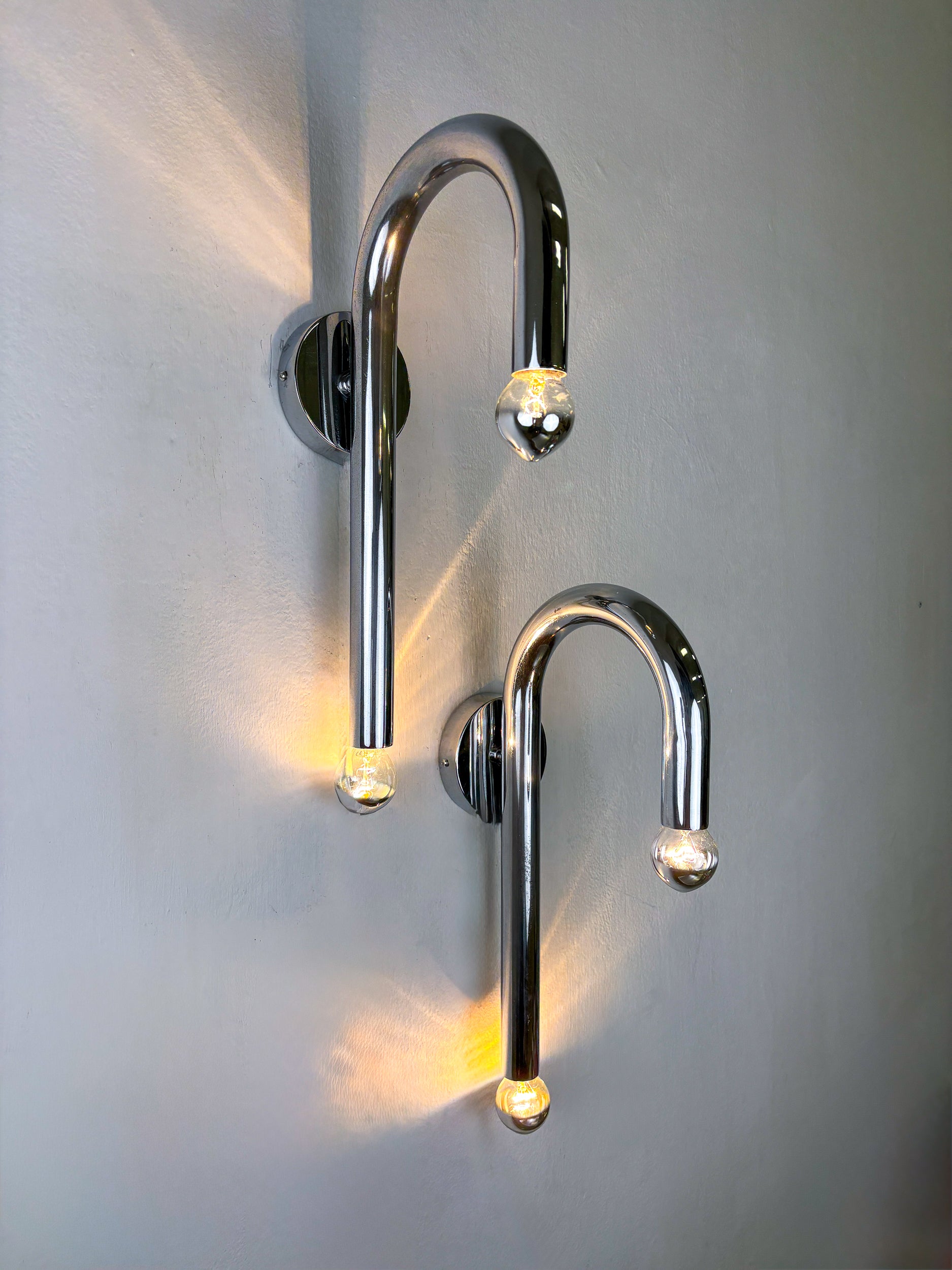 Pair of Space-Age Tubular Wall Lights, Chromed Metal, Italy, 1970s