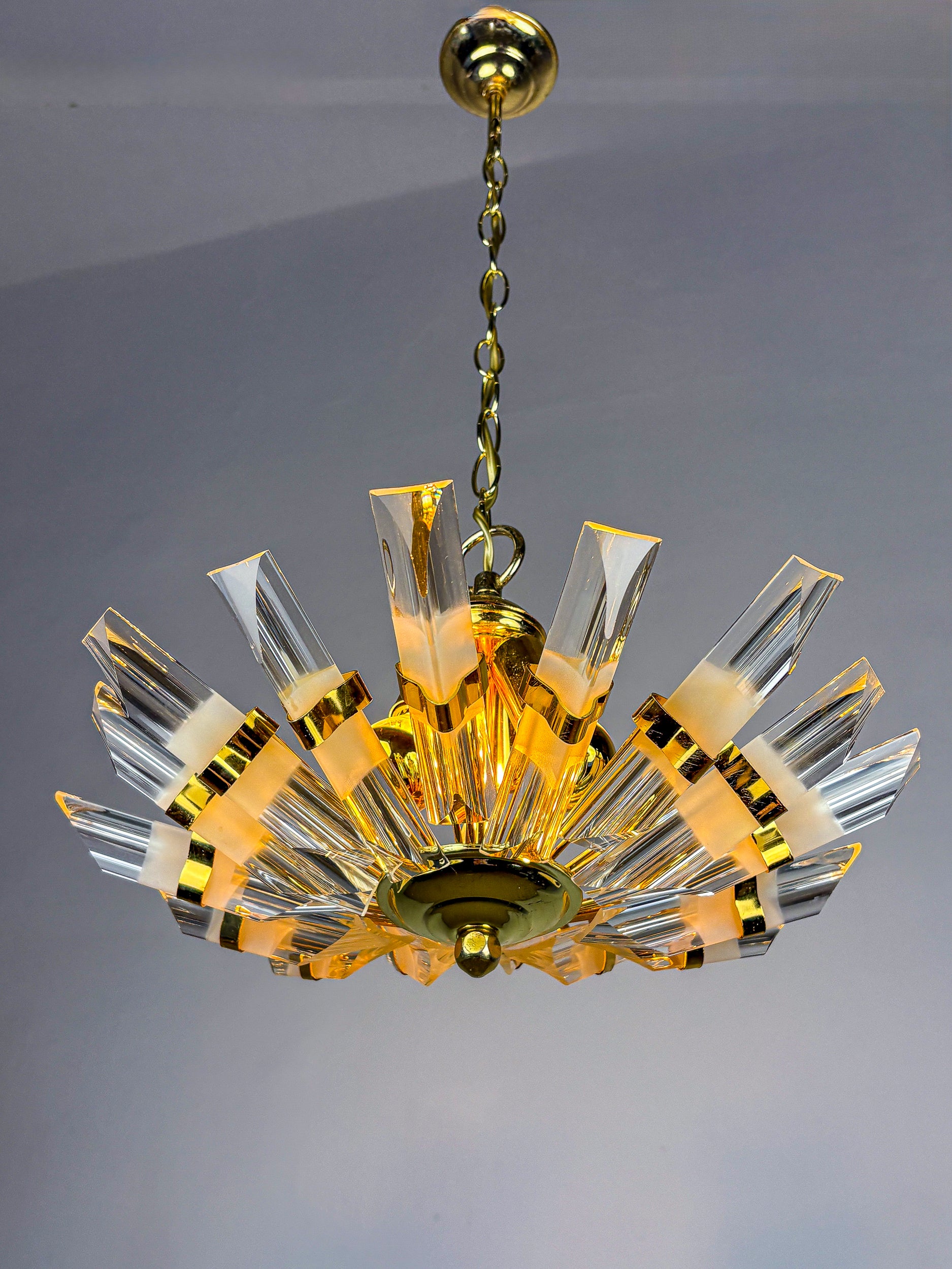 Sun-Shaped Chandelier by Oscar Torlasco for StilKronen, Cut Murano Glass, Italy 1970s