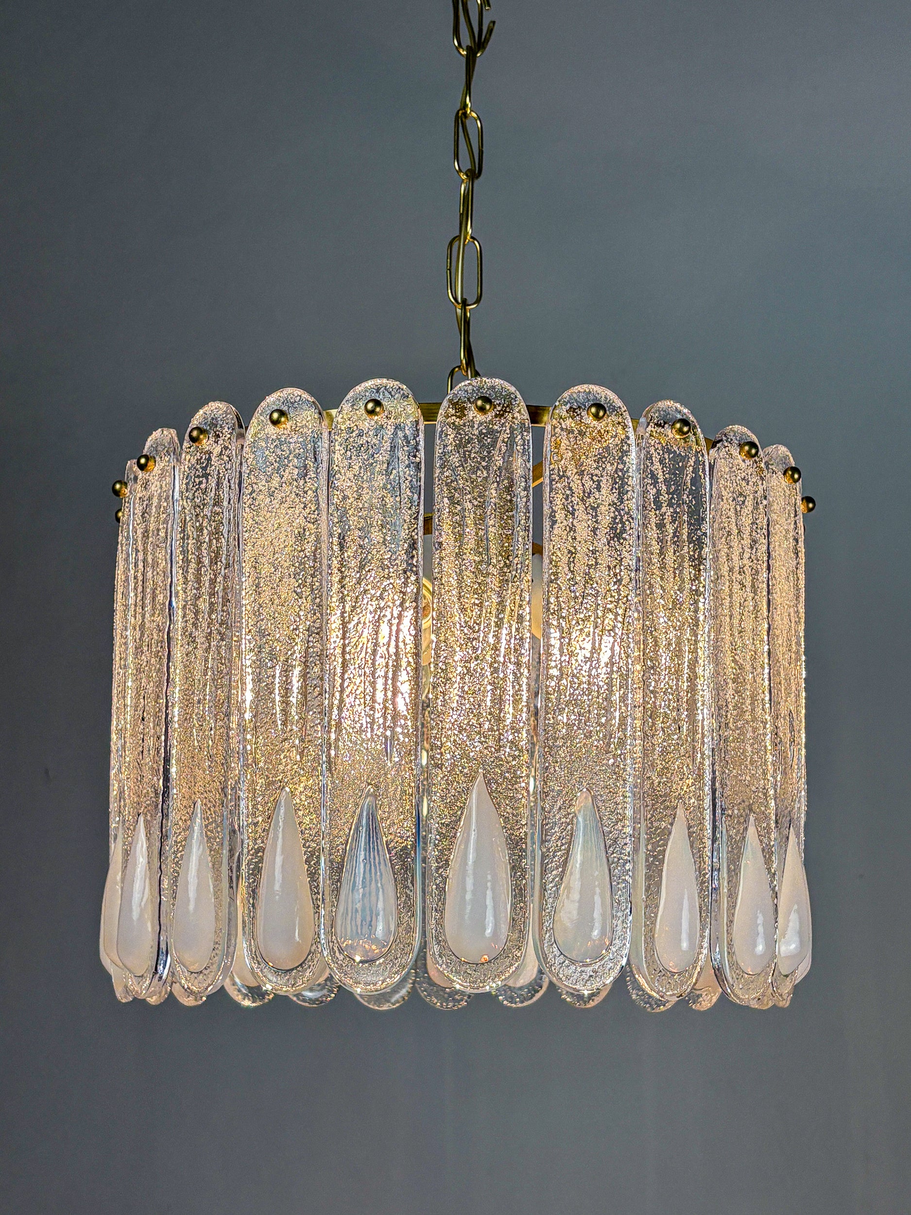 Murano Mazzega Chandelier, Iridescent White Frosted Glass, Italy 1960