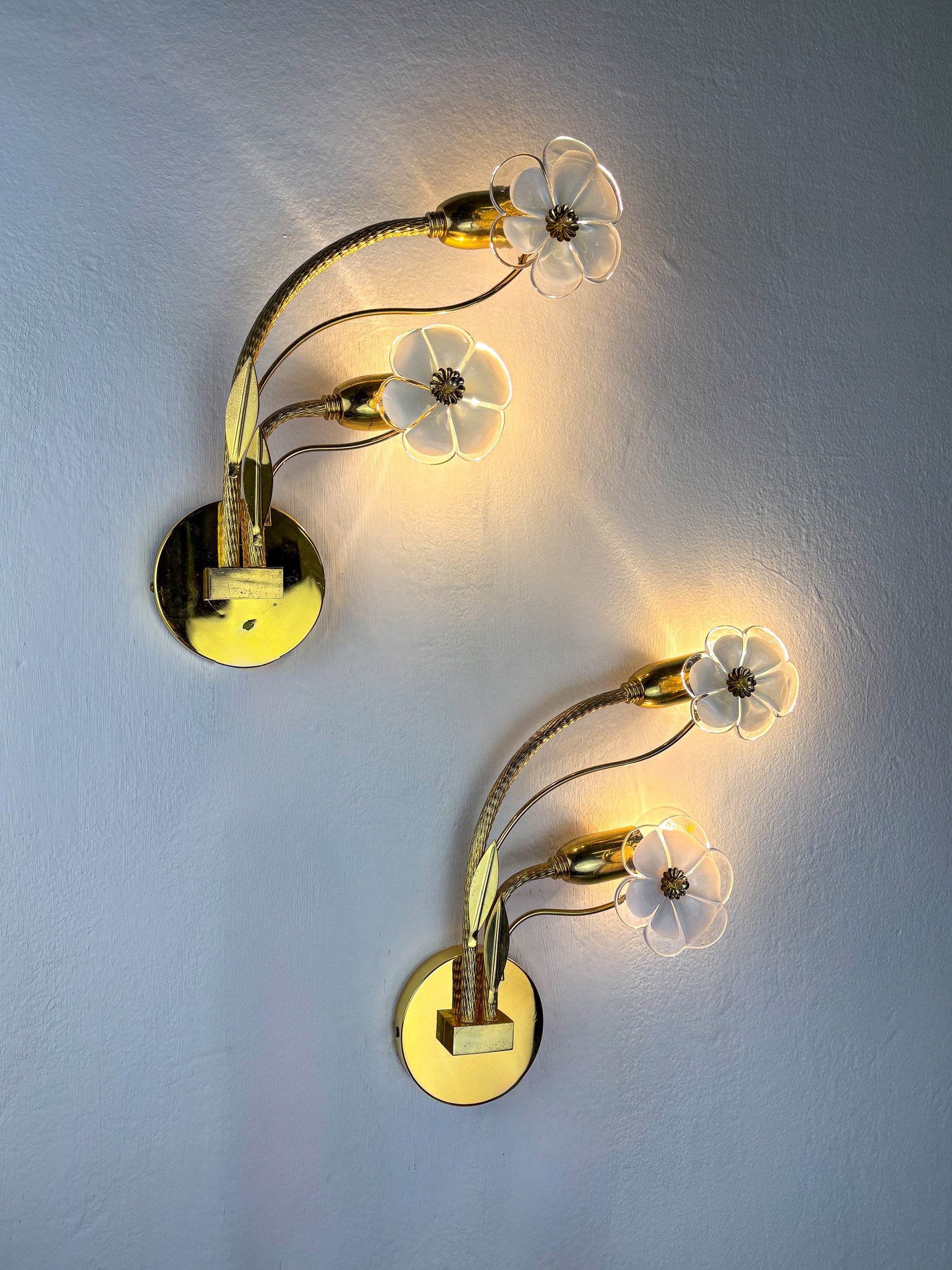 Pair of Hibiscus floral Sconces, Murano Glass, Italy, Circa 1970's