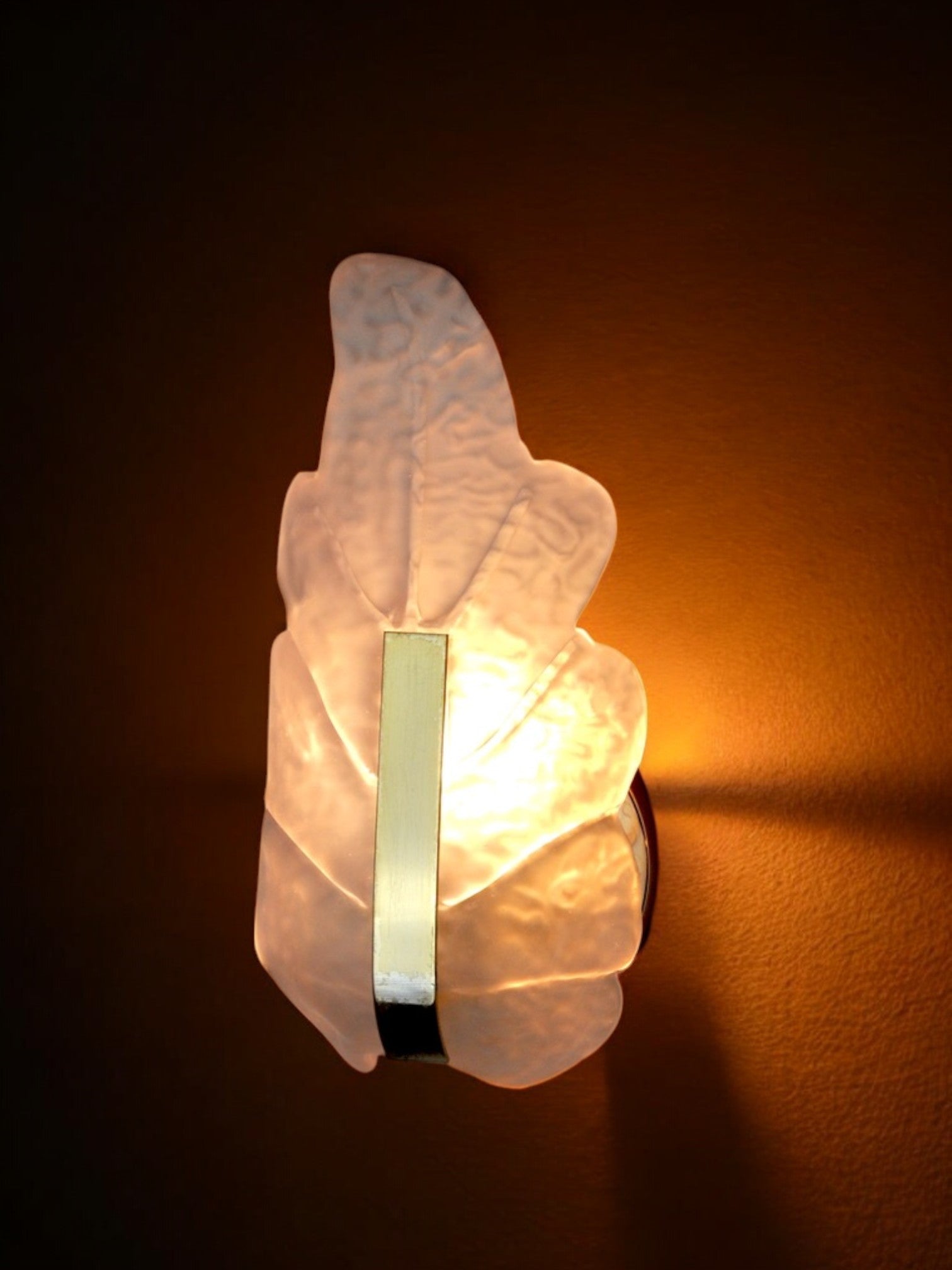 Pair of "leaf" sconces by Carl Fagerlund, mauve Murano glass, Germany, 1970