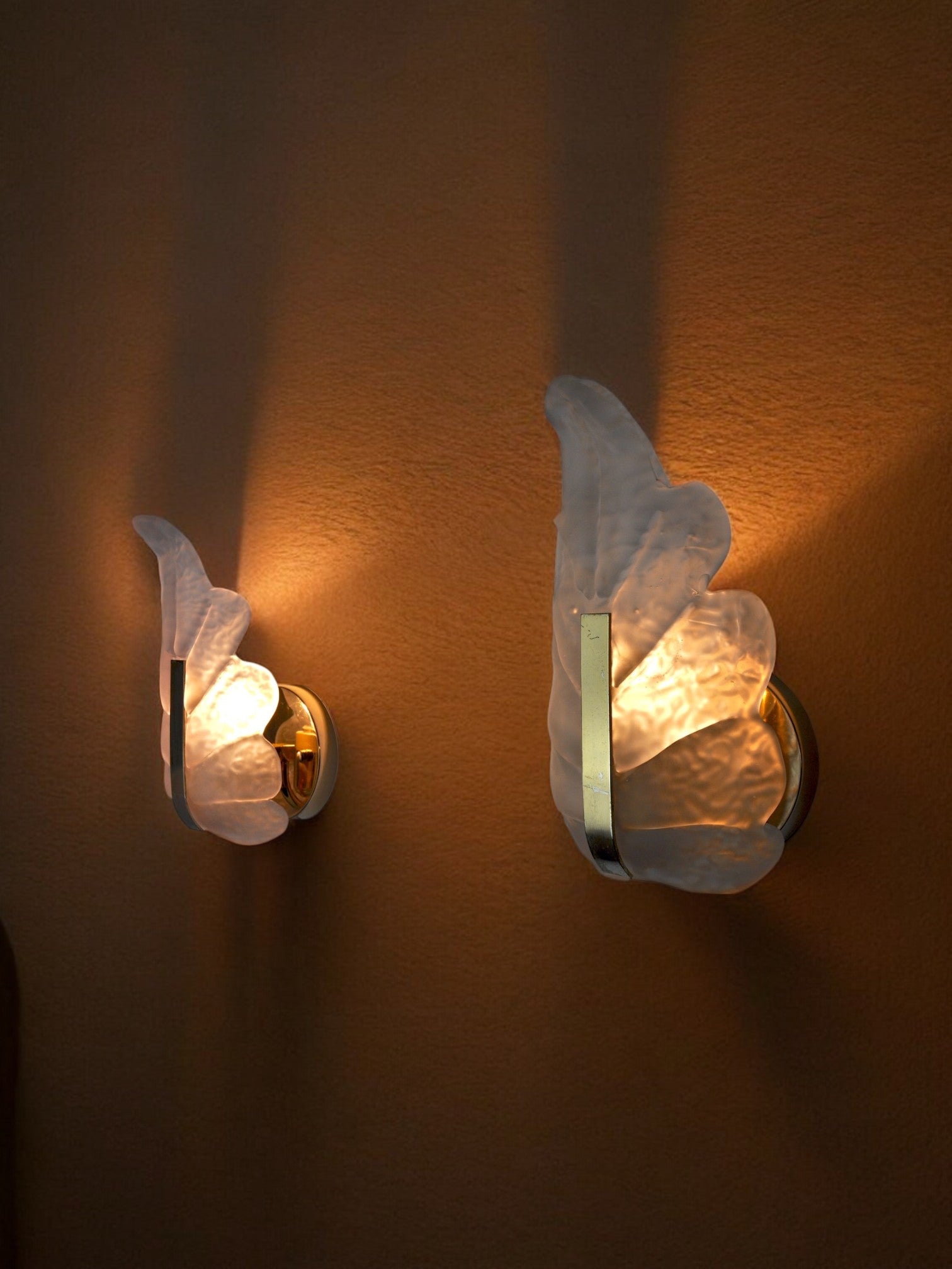 Pair of "leaf" sconces by Carl Fagerlund, mauve Murano glass, Germany, 1970
