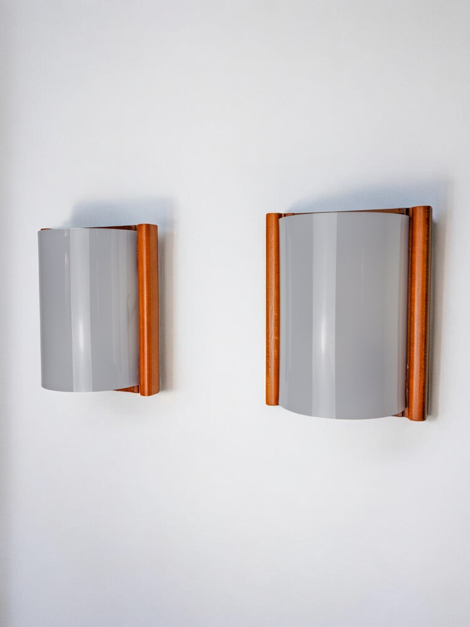 Pair of pine and methacrylate wall lights, Spain 1980