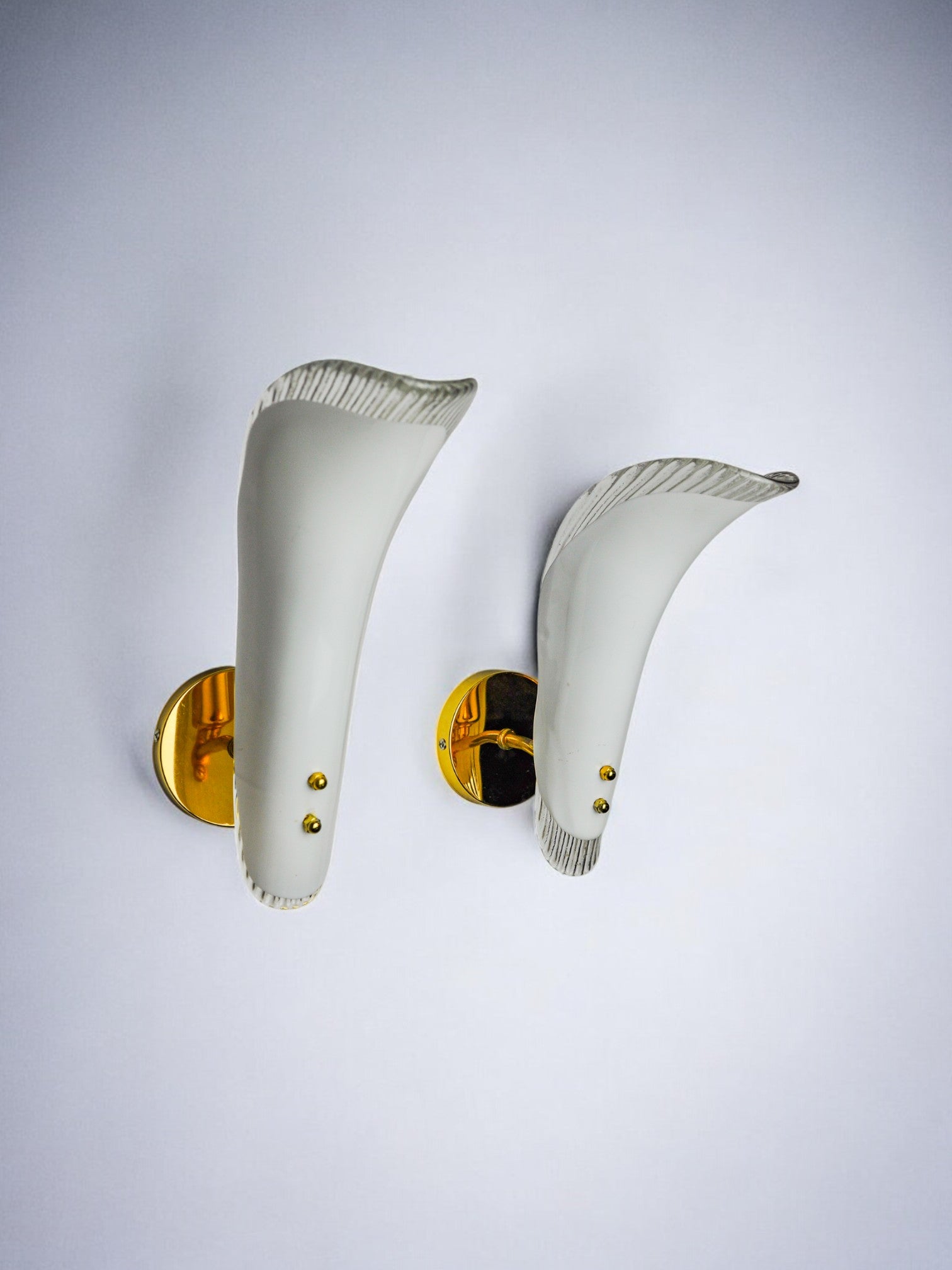 Pair of "leaf" sconces, Murano glass, Italy, 1970