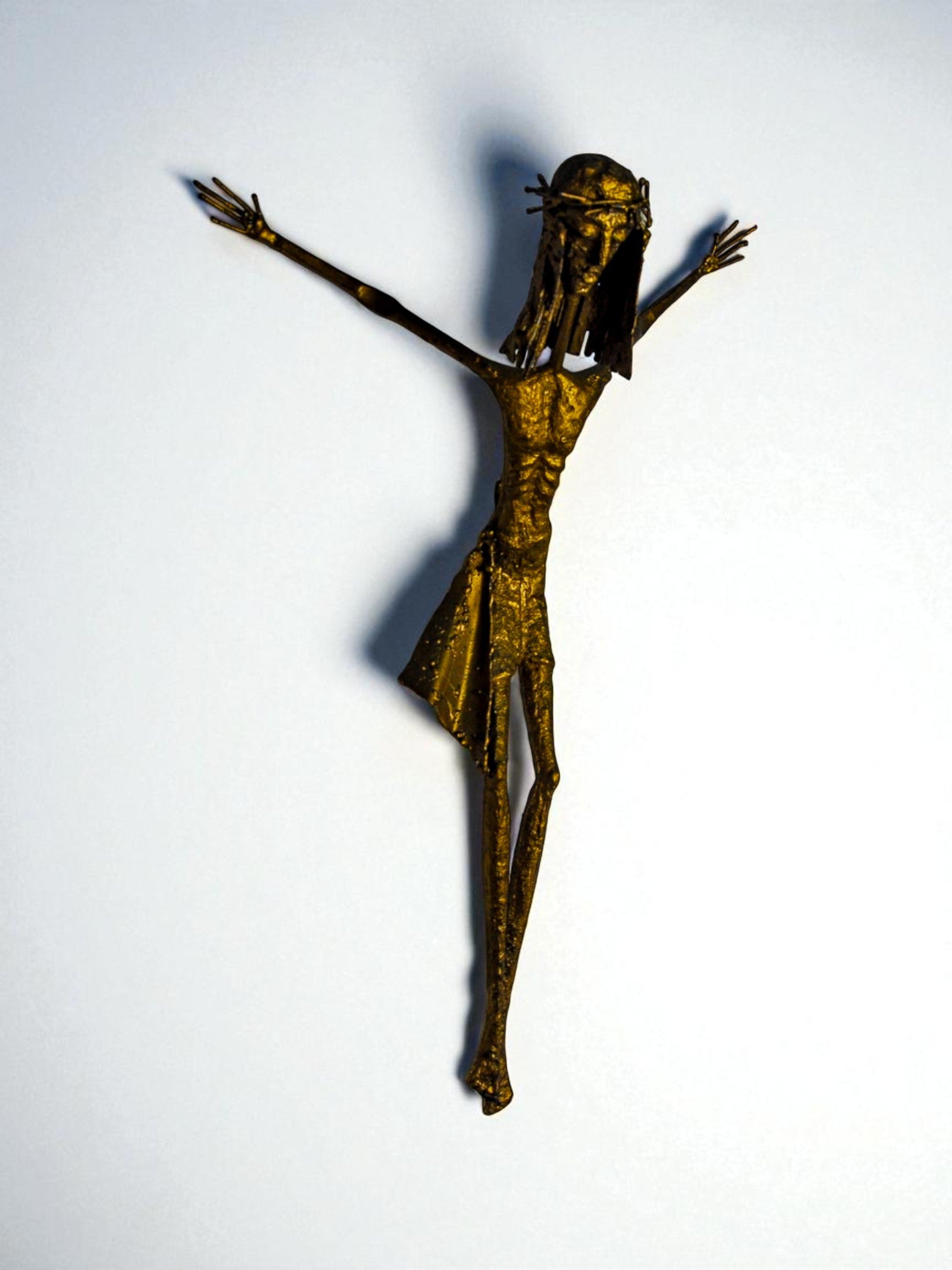 Brutalist Crucifix Wall Sculpture – Gilded brass, Elongated Figure, 1970s