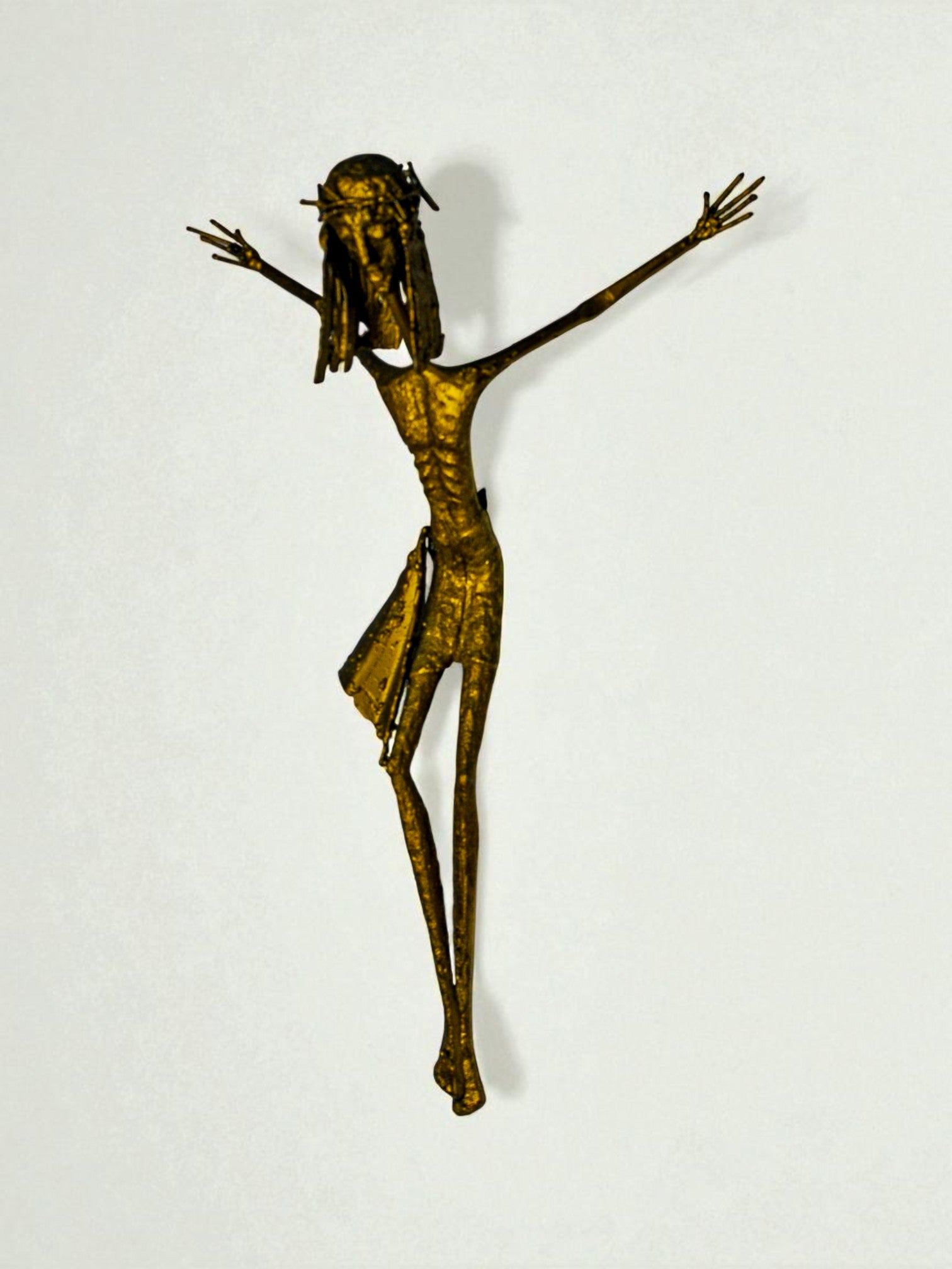 Brutalist Crucifix Wall Sculpture – Gilded brass, Elongated Figure, 1970s