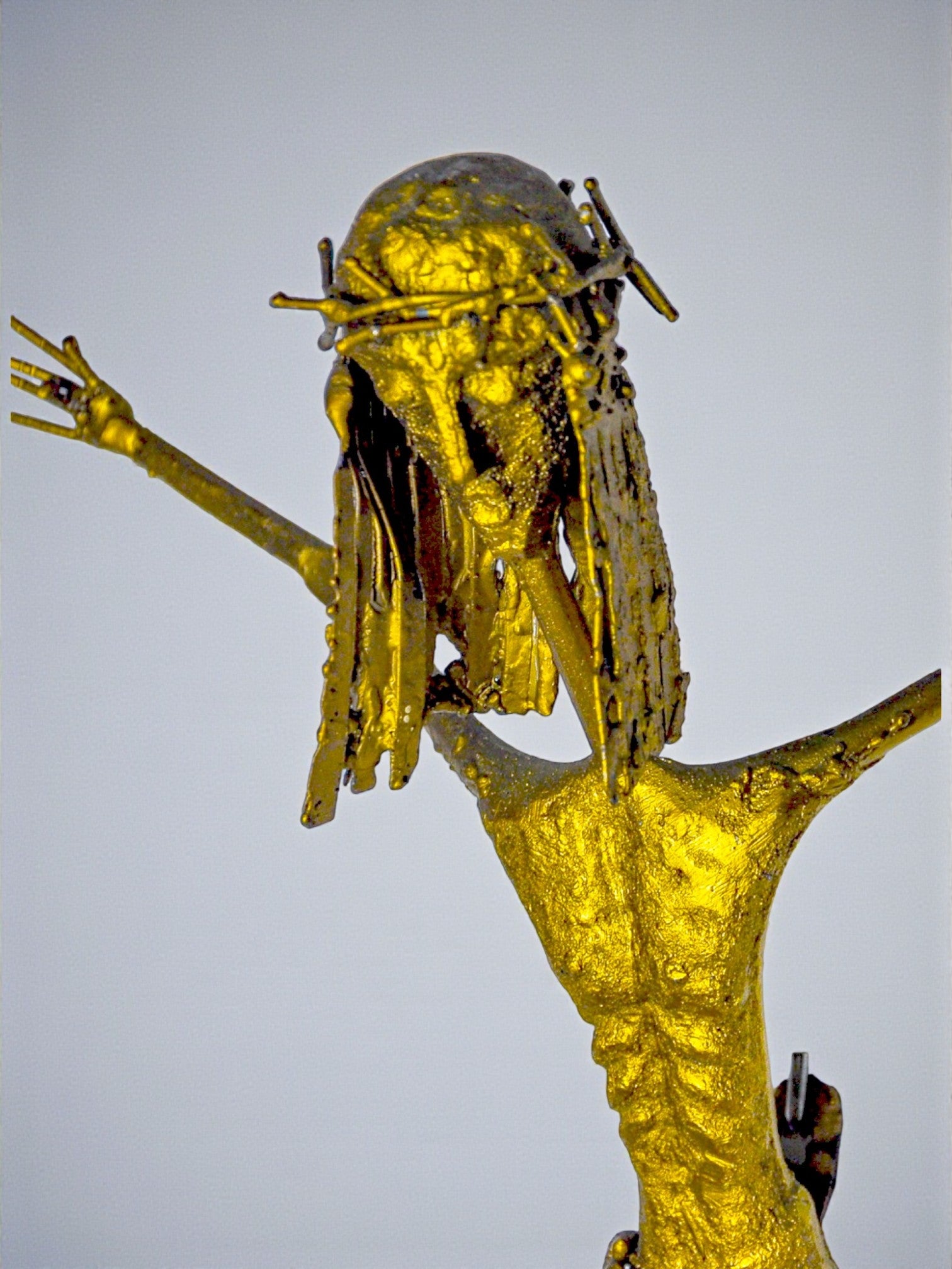 Brutalist Crucifix Wall Sculpture – Gilded brass, Elongated Figure, 1970s