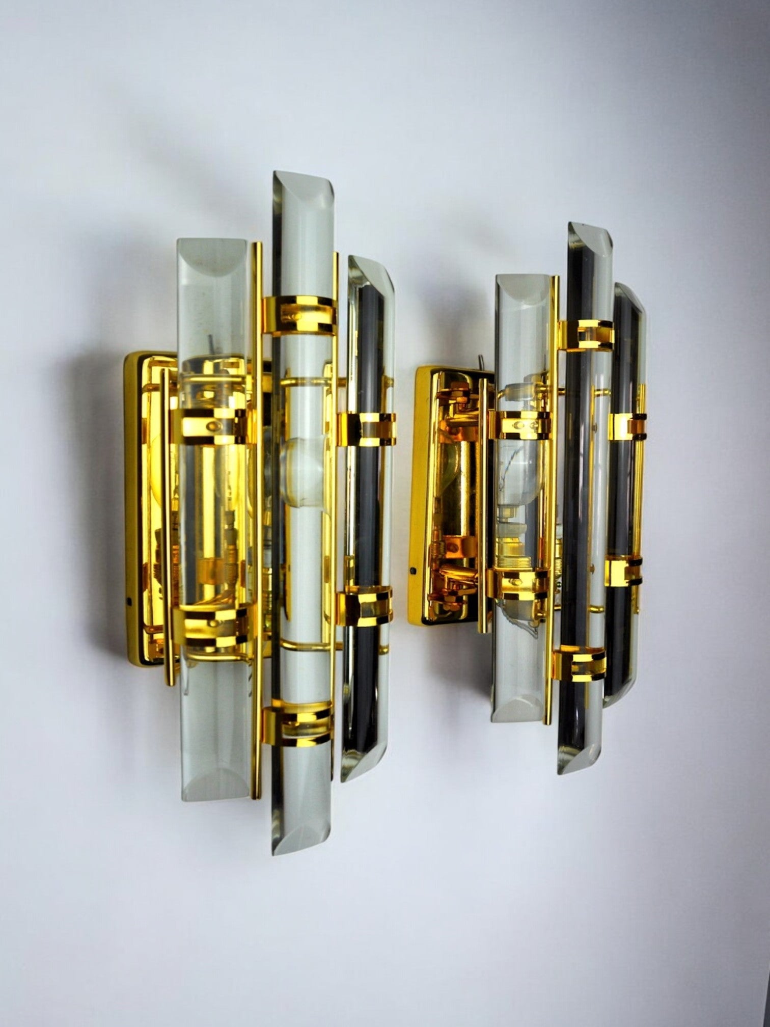 Pair of Venini sconces, cut glass, Murano, Italy, 1970