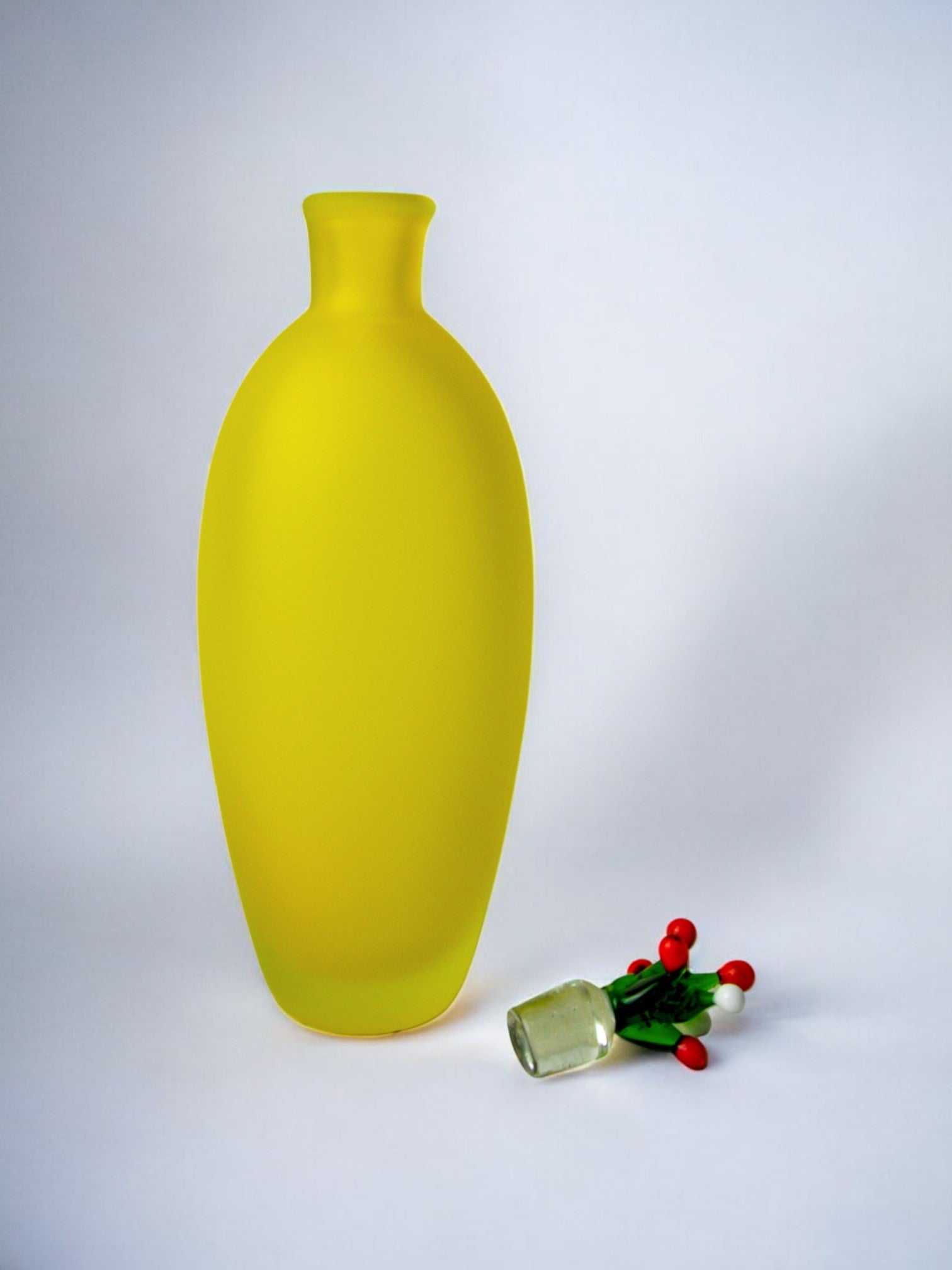 Yellow satin vase in murano glass, Italy, 1980's
