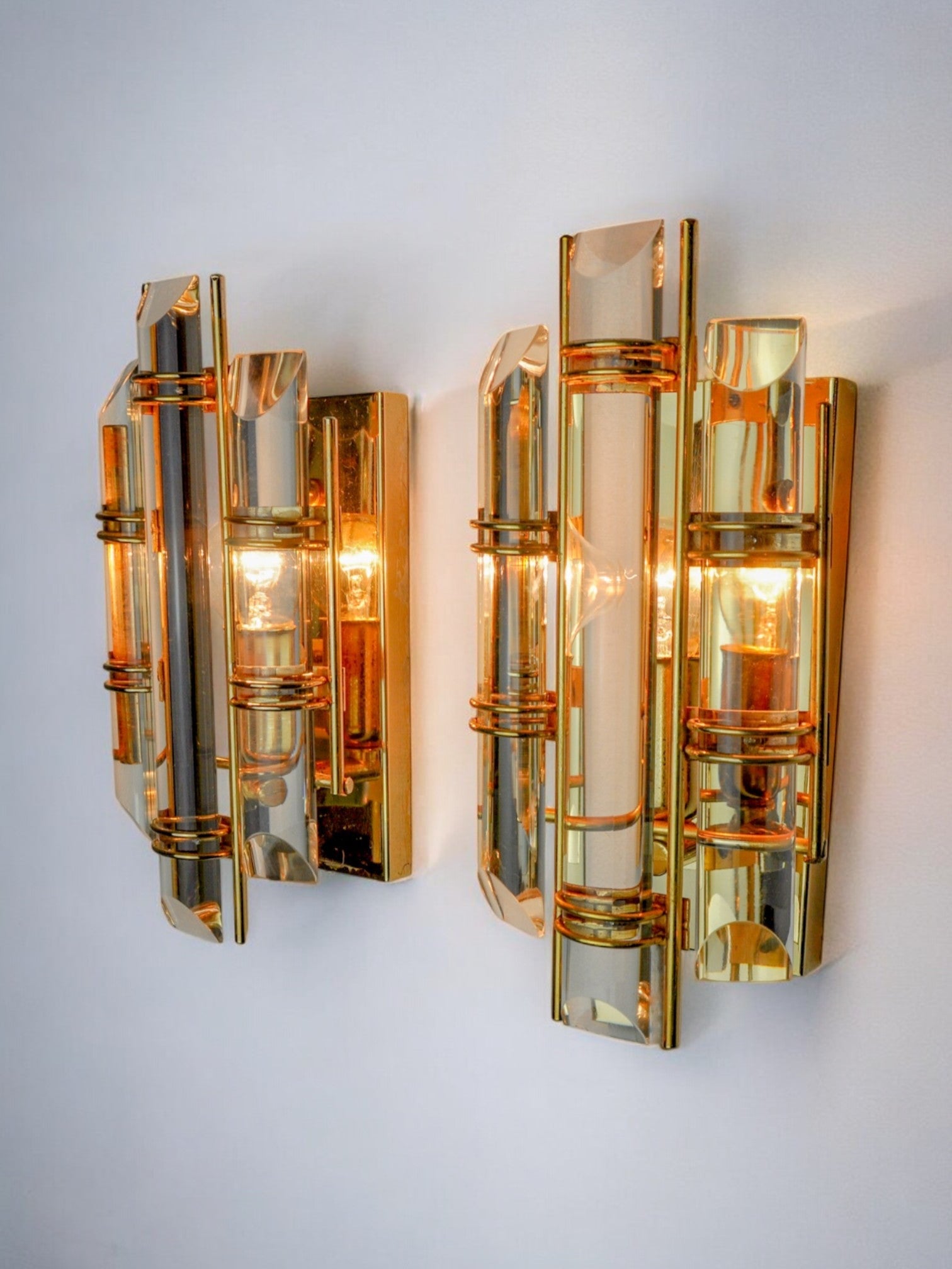 Pair of Venini wall lamps, half-moon glass, Murano, Italy 1970