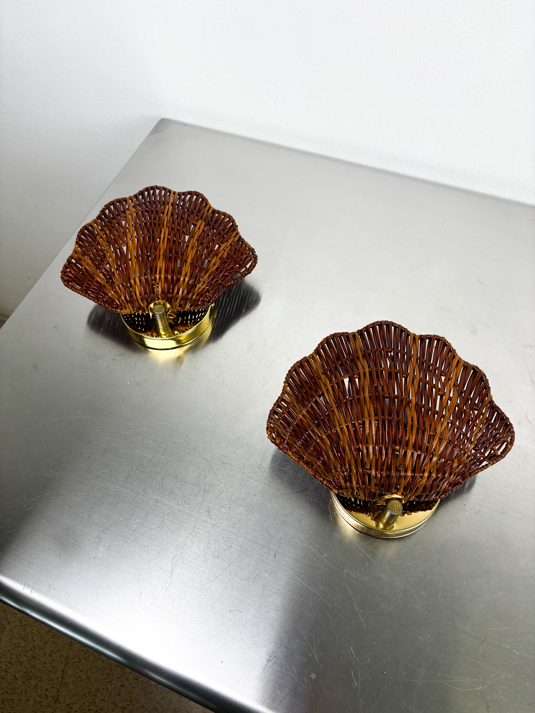 Pair of Shell-Shaped Wicker Wall Sconces – Rattan & Brass, Italy 1970