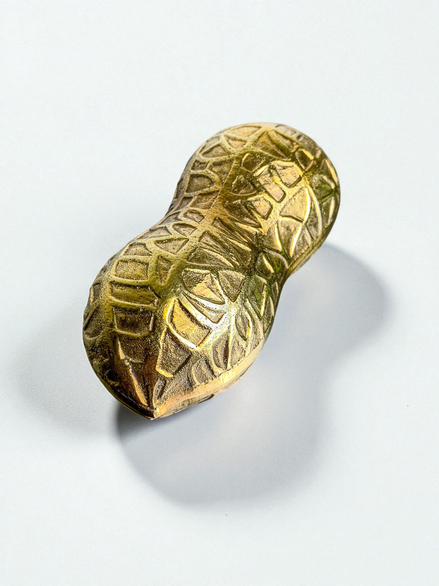 Italian Peanut shaped jewelry box in brass, Italy, 1970's