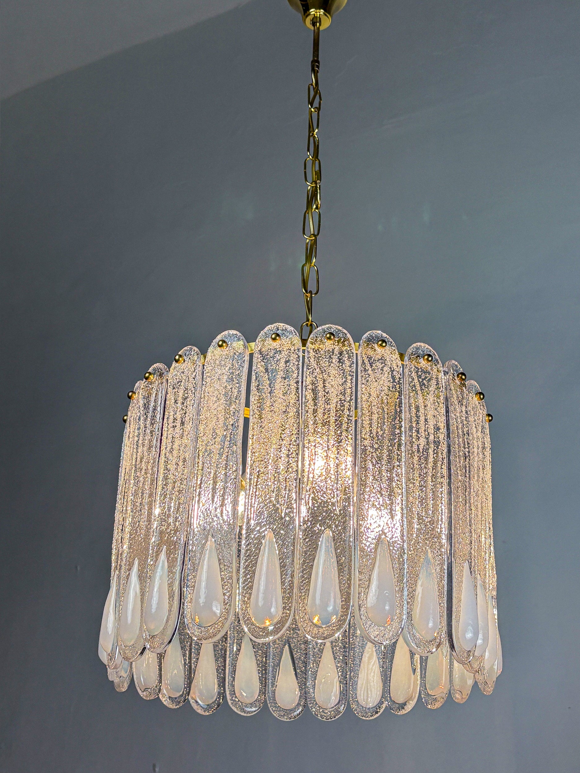 Murano Mazzega Chandelier, Iridescent White Frosted Glass, Italy 1960