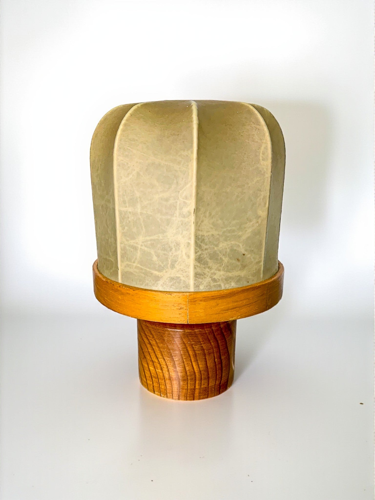 Italian "Cocoon" Table lamp, resin and pine wood, 1970's
