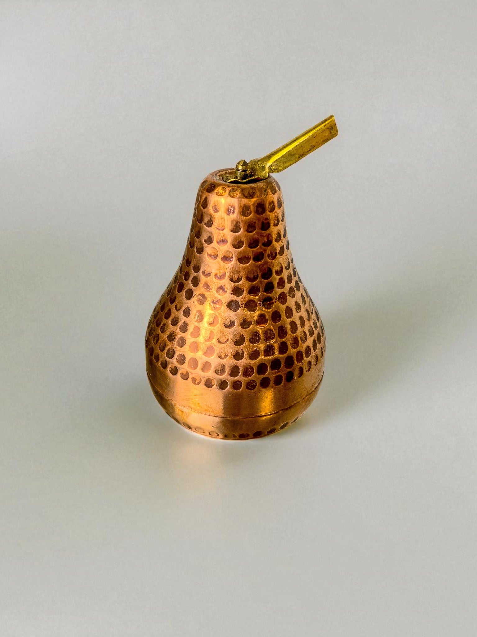 Vintage Italian Pear Lidded vanity box in copper, 1970's