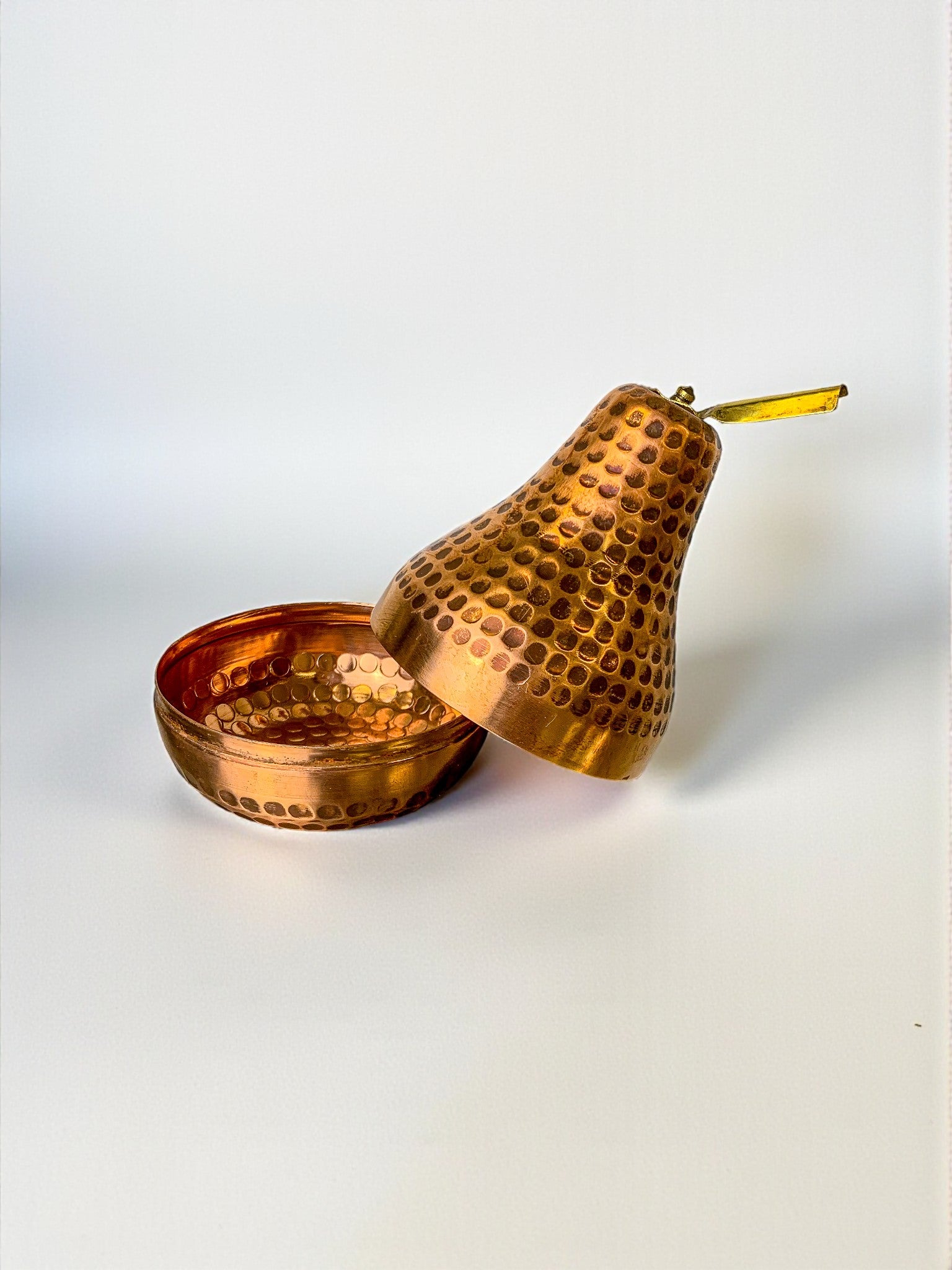 Vintage Italian Pear Lidded vanity box in copper, 1970's
