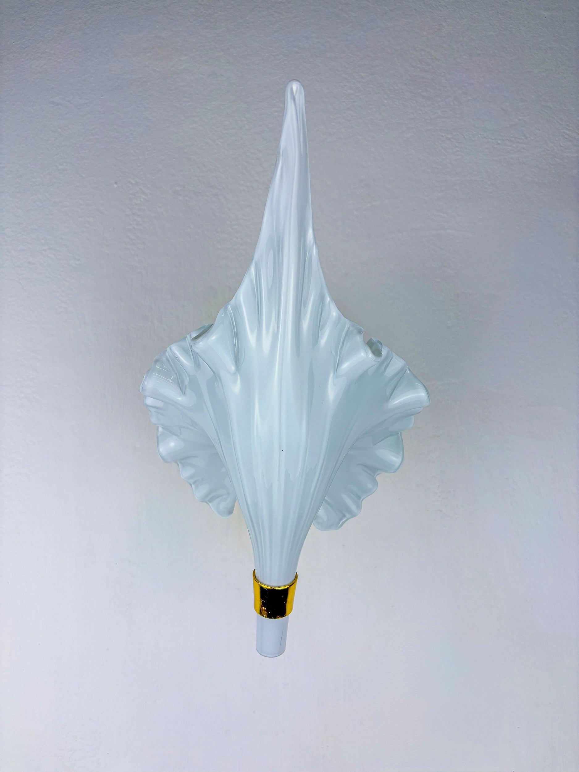 Italian "Calla Lily" Leaf-Shaped Wall Sconce, Murano Glass & Gilt Brass, Circa 1970's