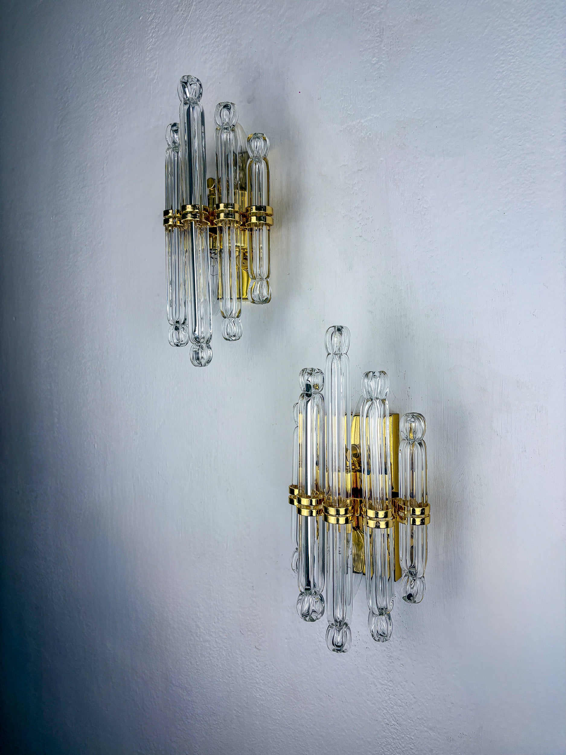 Pair of Venini wall lights, Murano cut glass, 1970, Italy