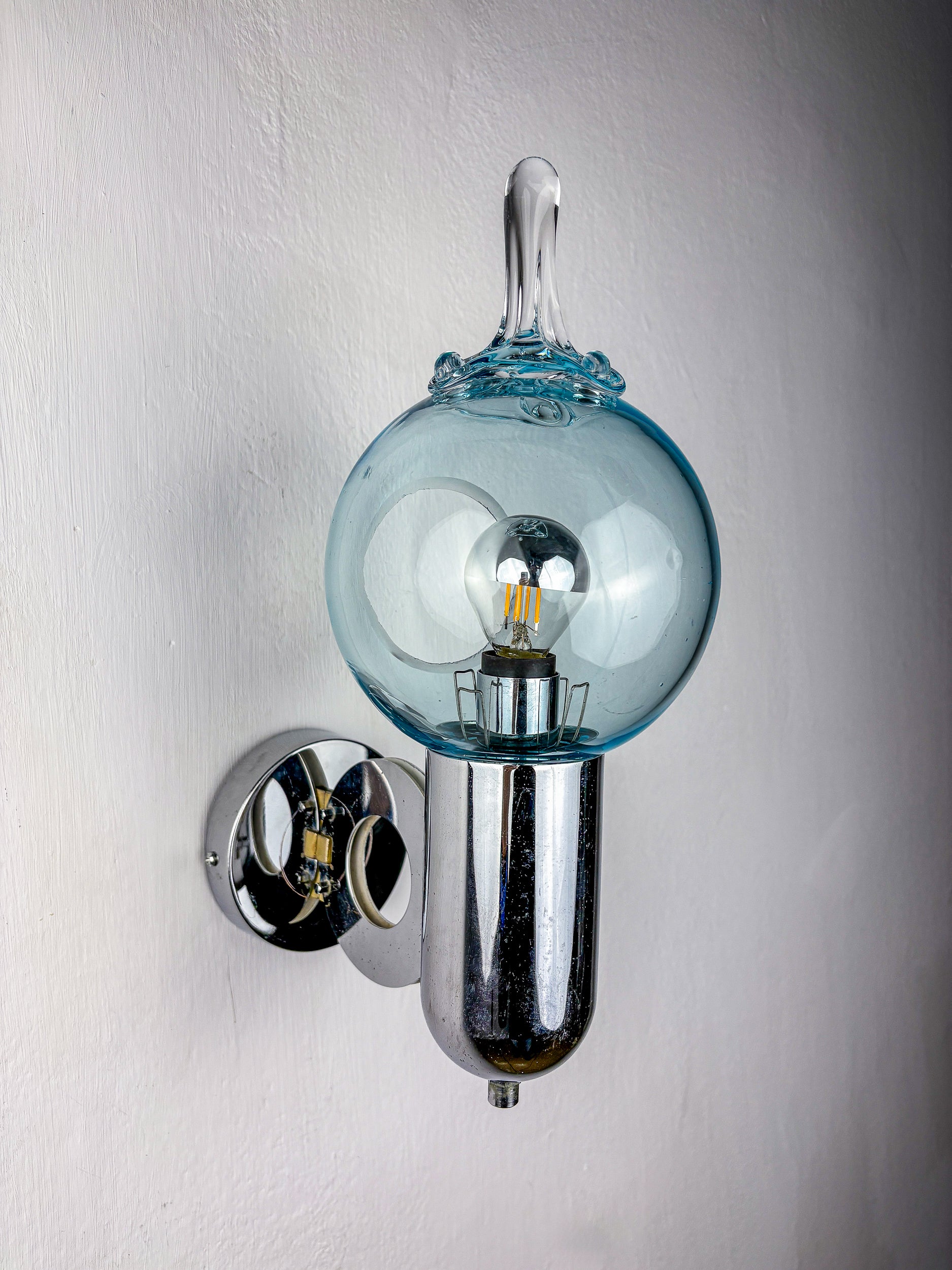 Toni Zuccheri Drop Shaped Wall Sconce  , Murano Glass, Italy, Circa 1970s