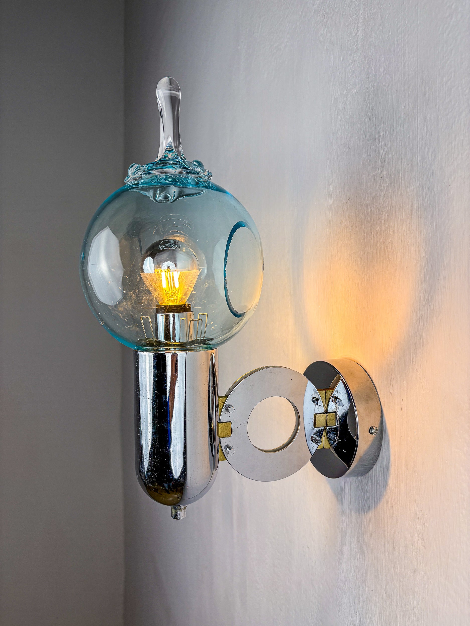 Toni Zuccheri Drop Shaped Wall Sconce  , Murano Glass, Italy, Circa 1970s