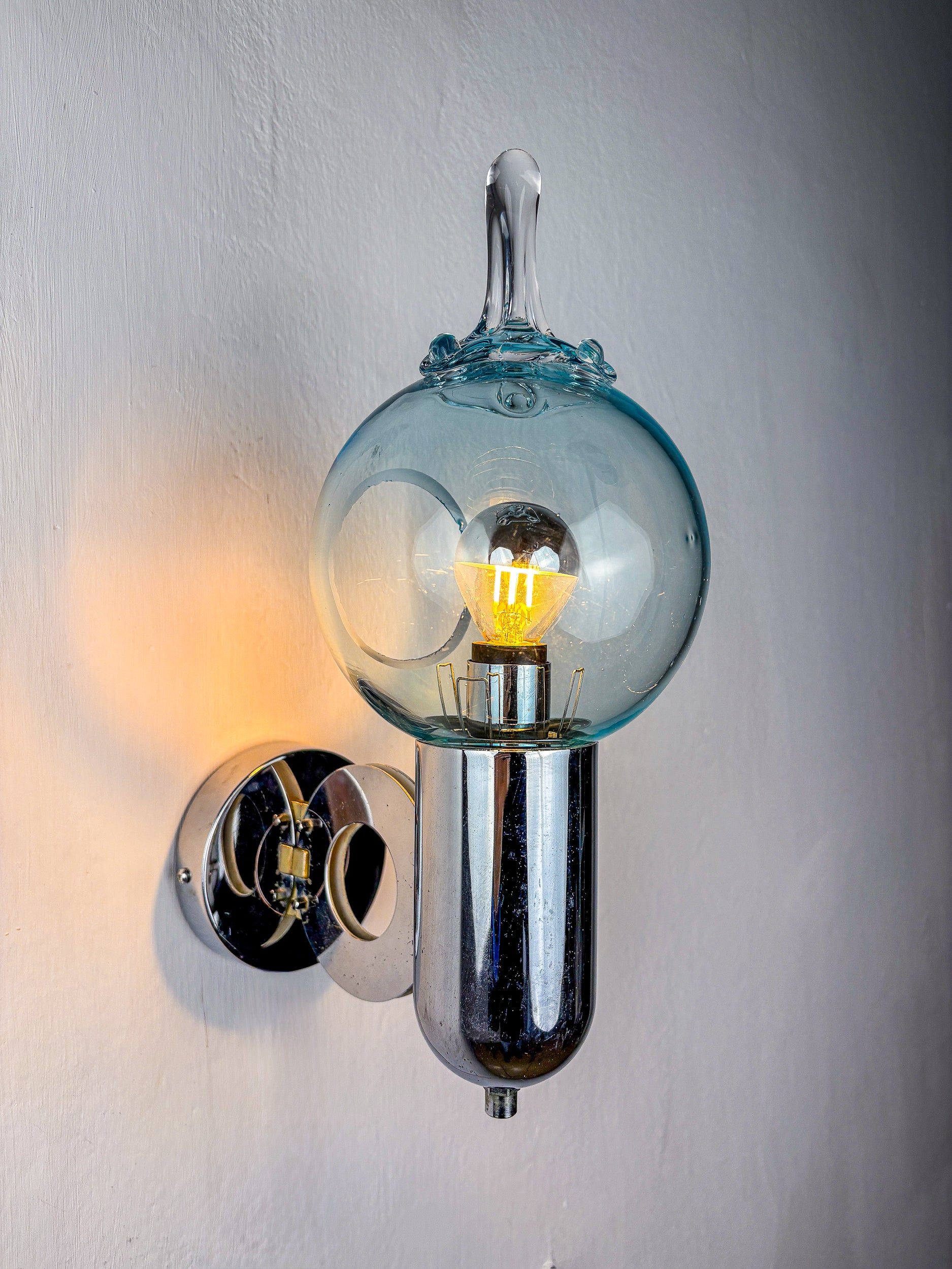 Toni Zuccheri Drop Shaped Wall Sconce  , Murano Glass, Italy, Circa 1970s