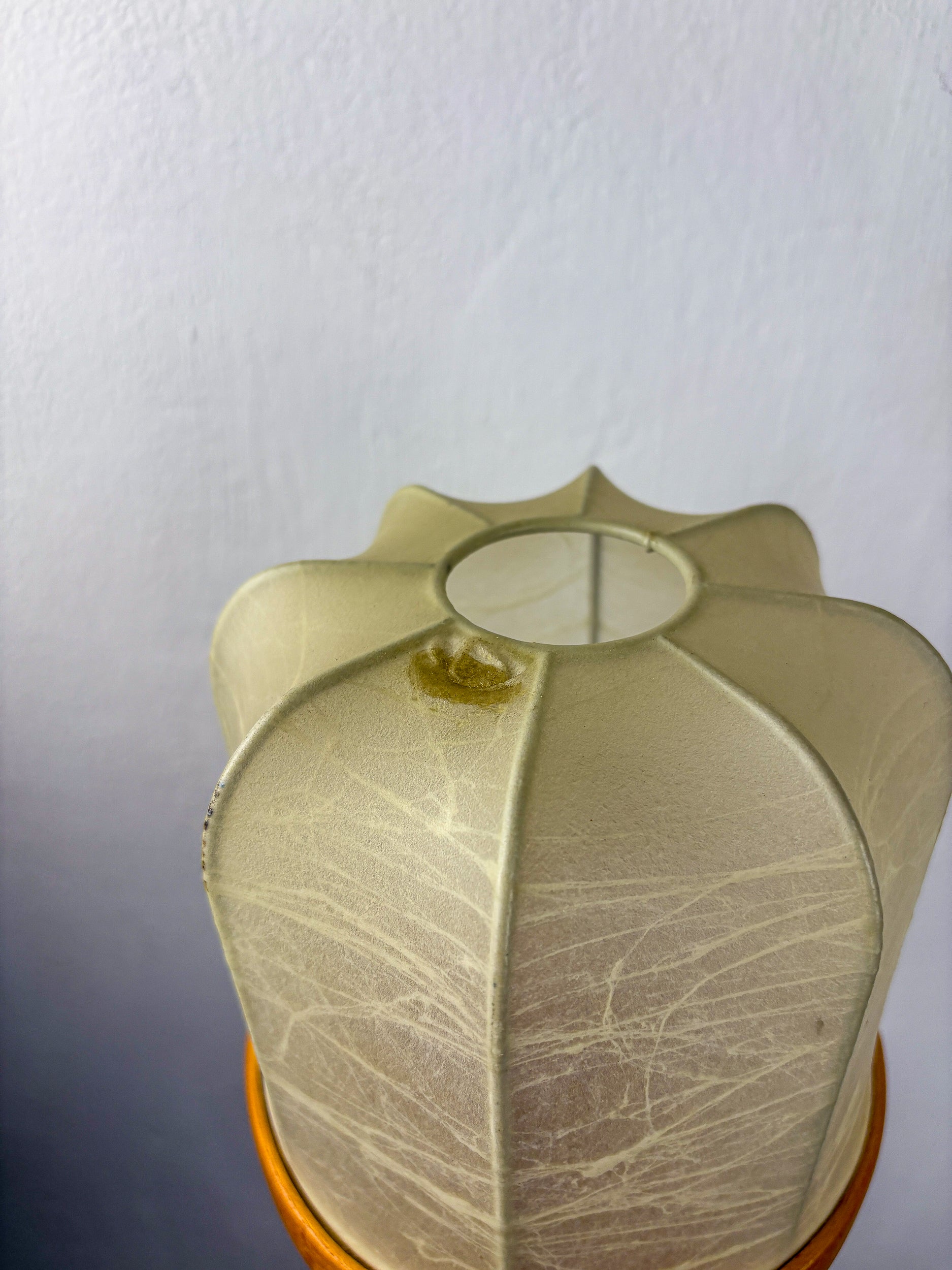 Italian articulated "Cocoon" wall light, resin and pine, 1970's