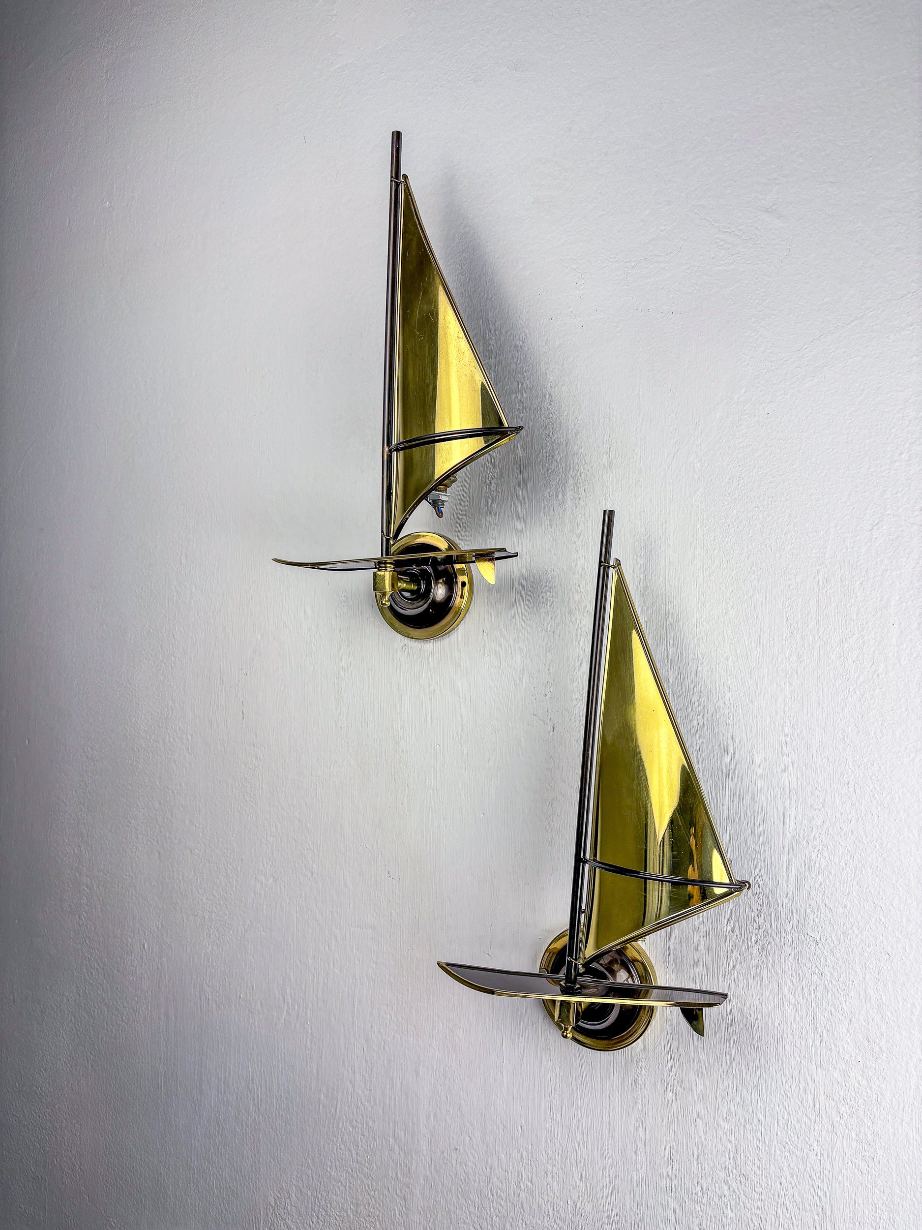 Pair of Midcentury Brass "Sailboats" Wall Sconces, Italy 1960s