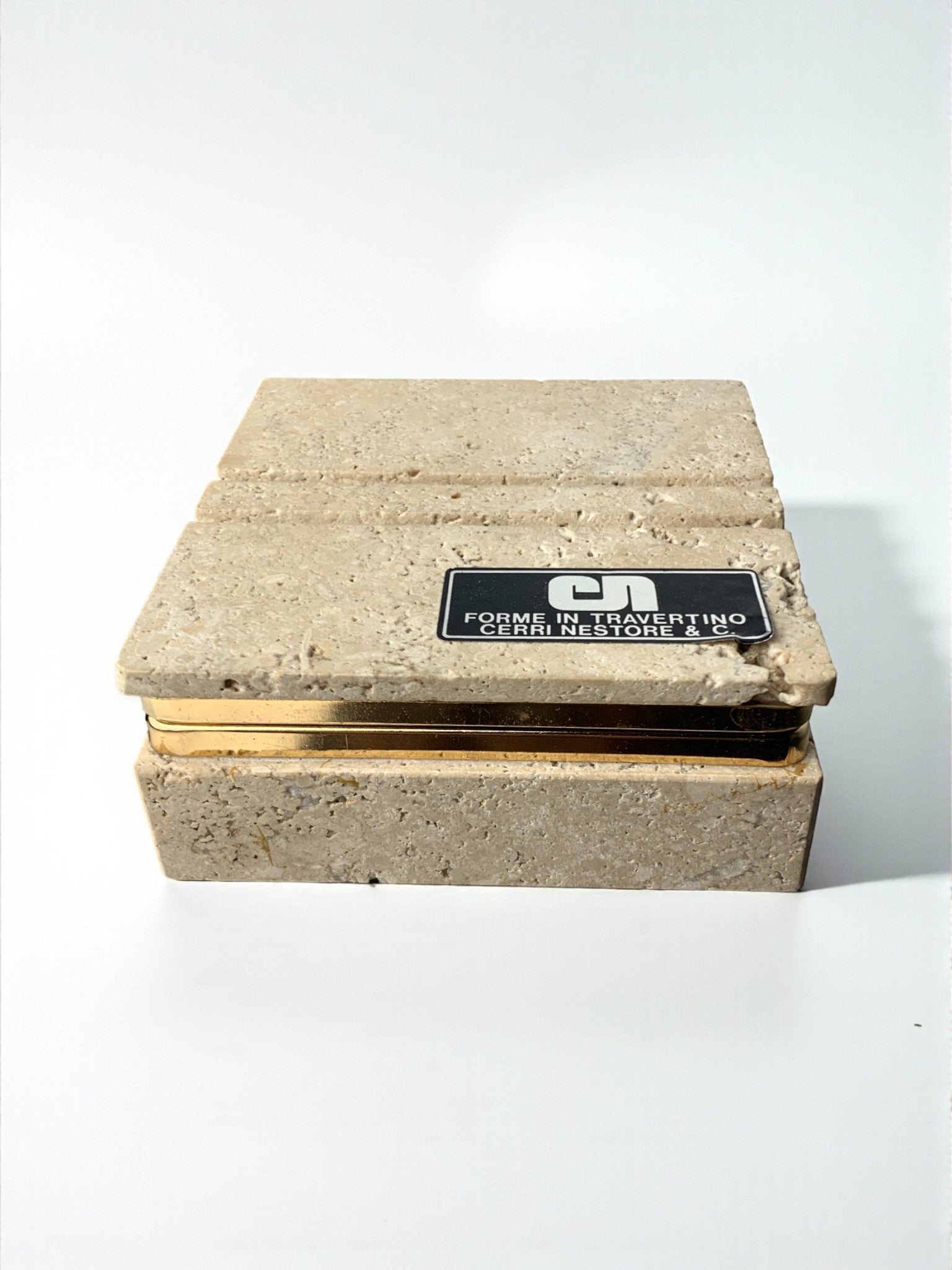 Brutalist vanity box by Fratelli Mannelli, travertine, Italy, 1970's