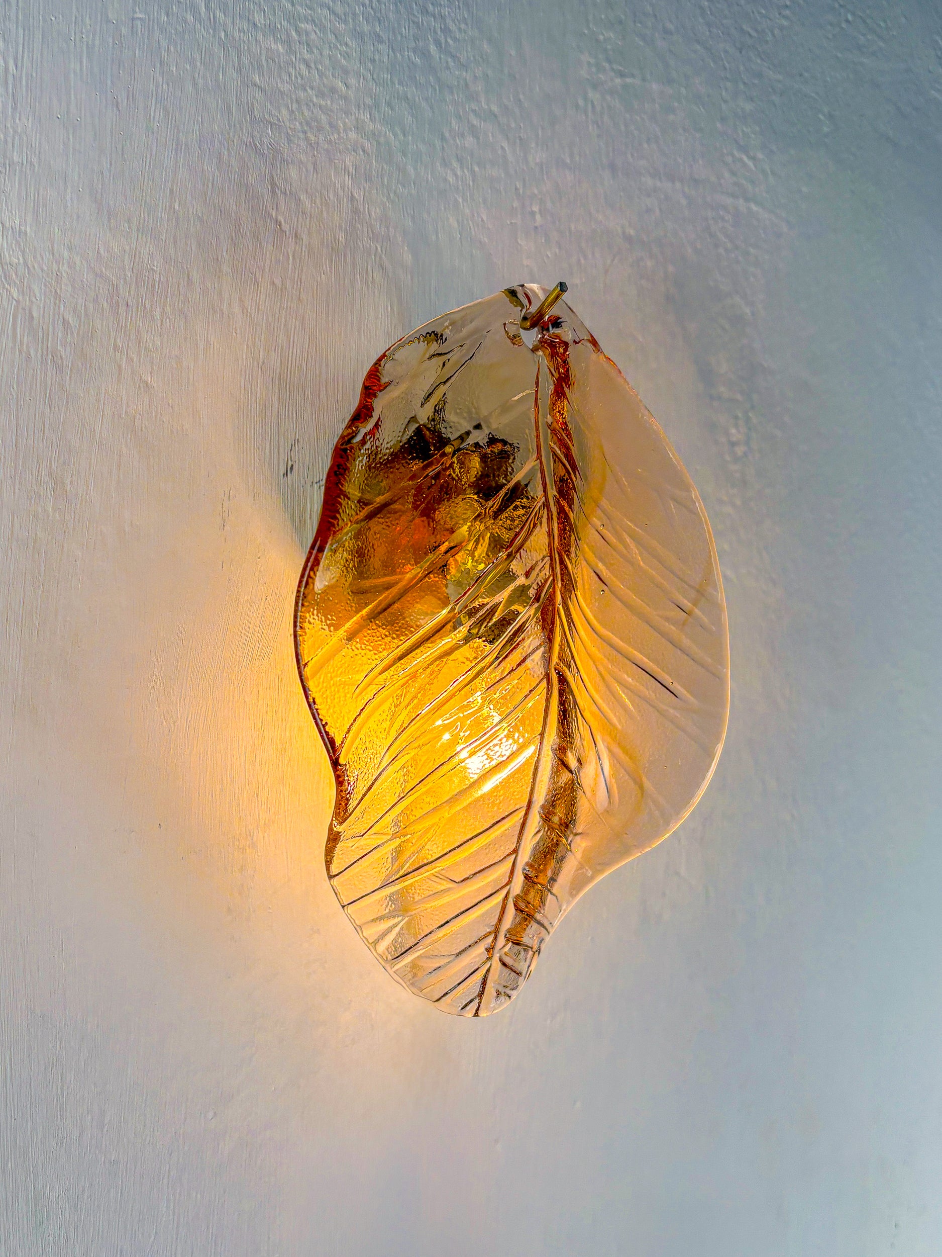 Italian "Leaf" Murano pink glass wall sconce, Circa 1970's