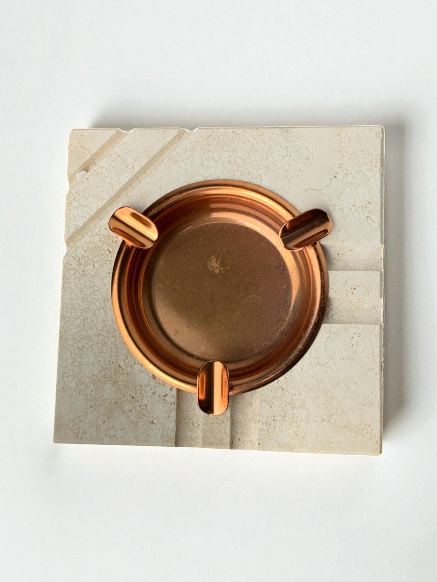 Brutalist ashtray by Fratelli Mannelli, travertine, Italy, Circa 1970's