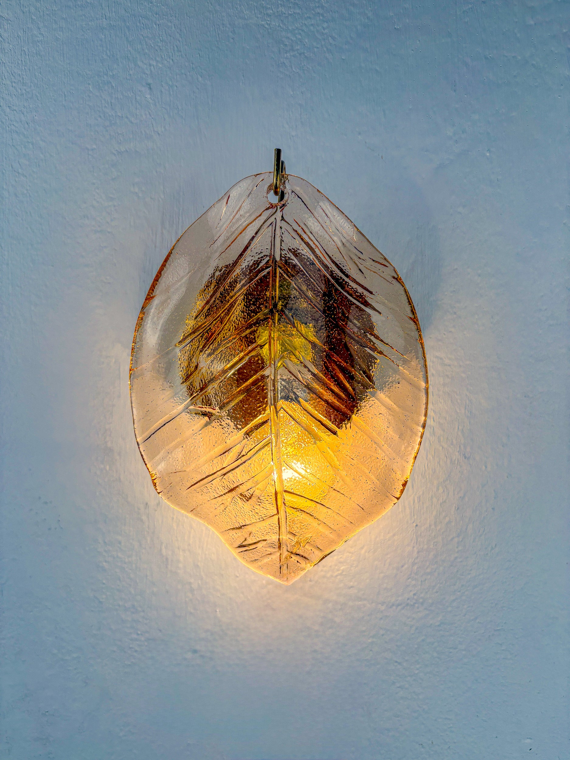 Italian "Leaf" Murano pink glass wall sconce, 1970's