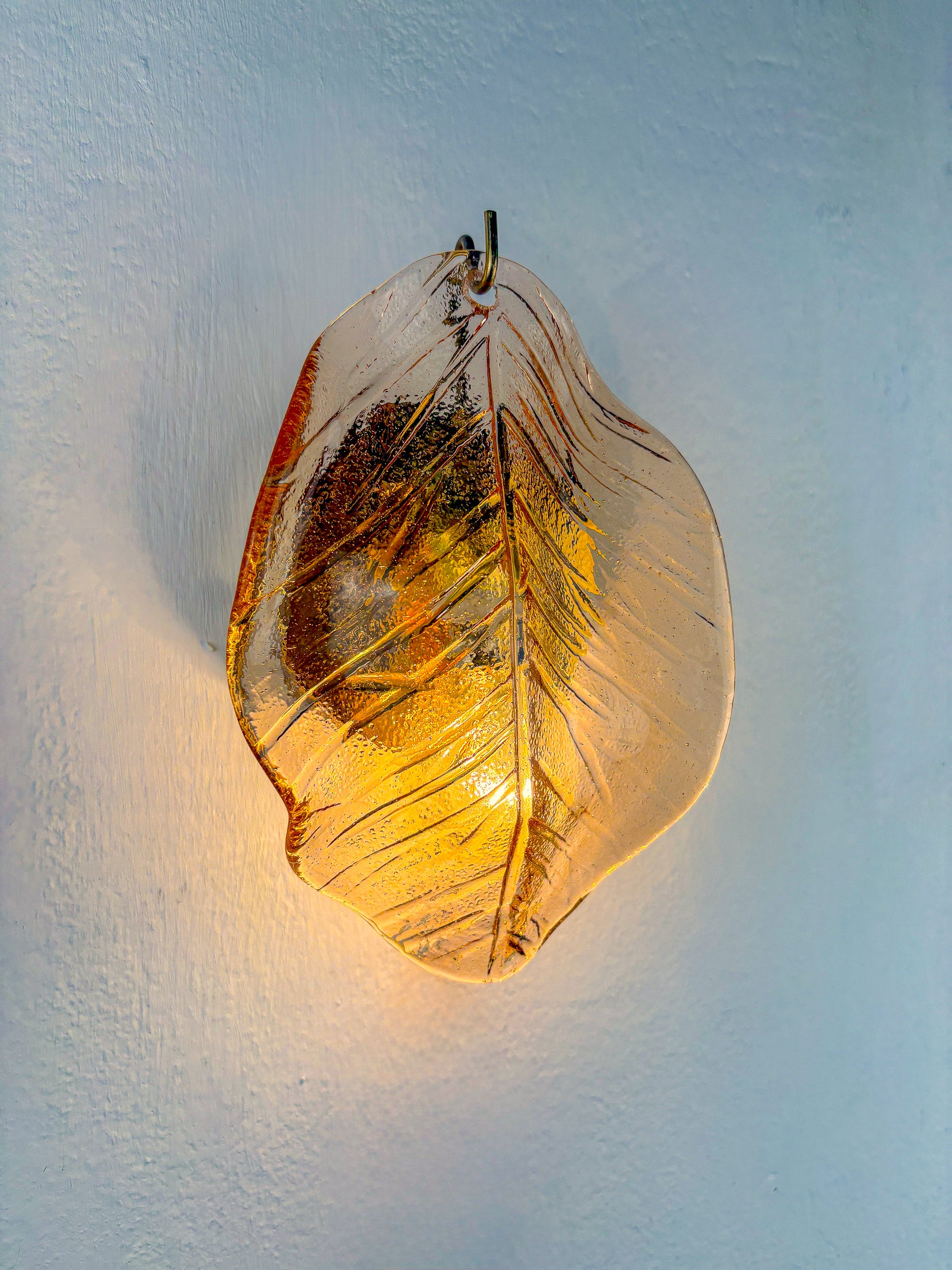 Italian "Leaf" Murano pink glass wall sconce, 1970's
